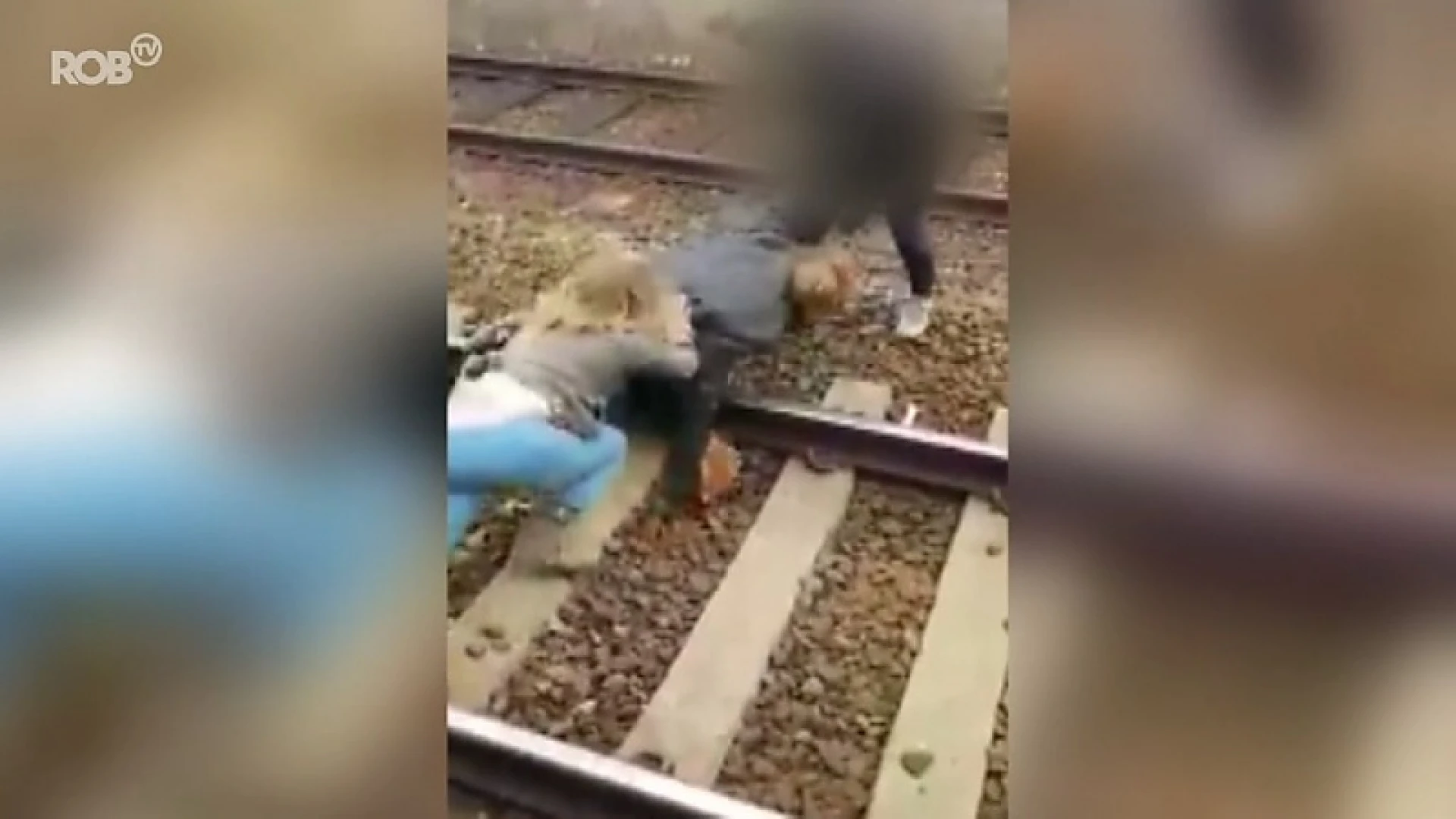 Discussie eindigt in gevecht op treinsporen