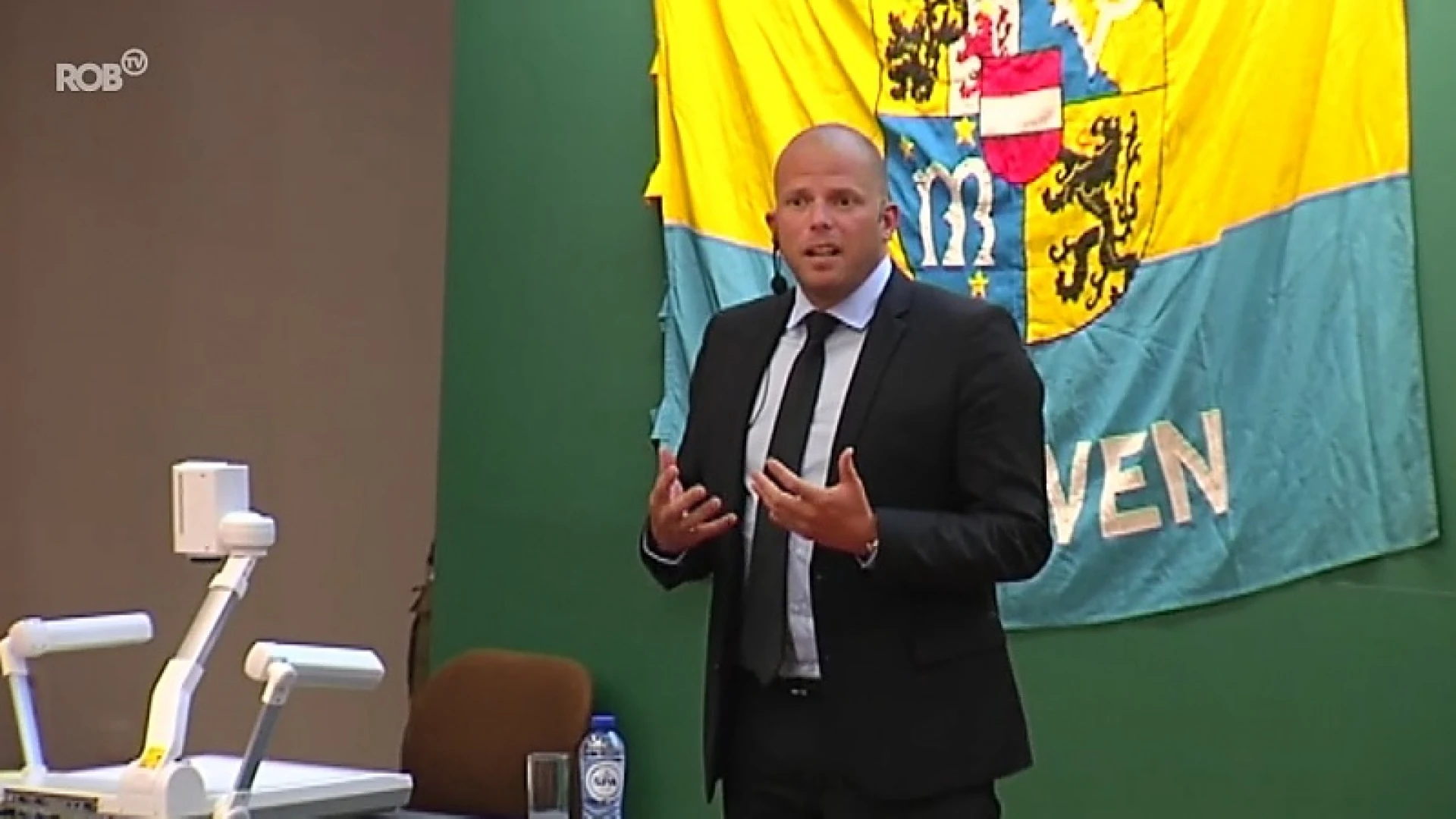 Man die Theo Francken met de dood bedreigde krijgt één jaar cel, maar is spoorloos