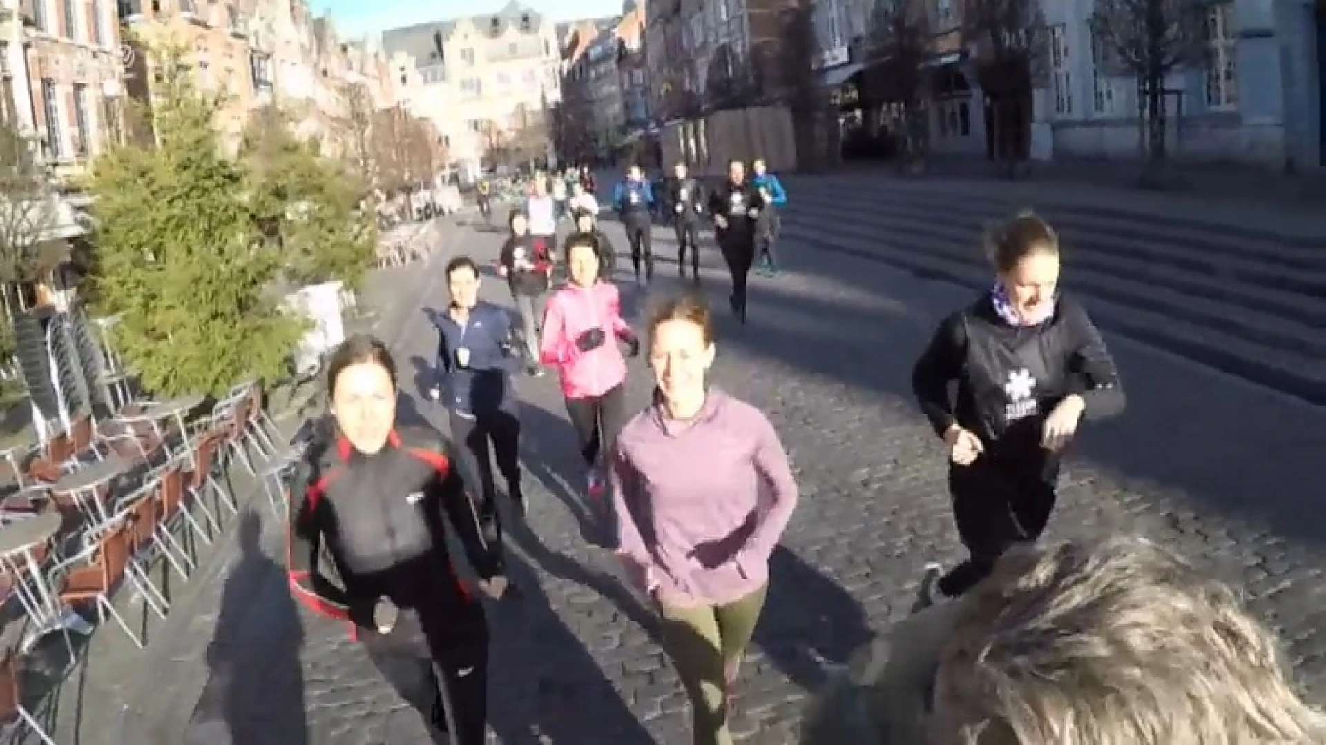 Ontdek al joggend de stad met gratis app met toeristiche routes