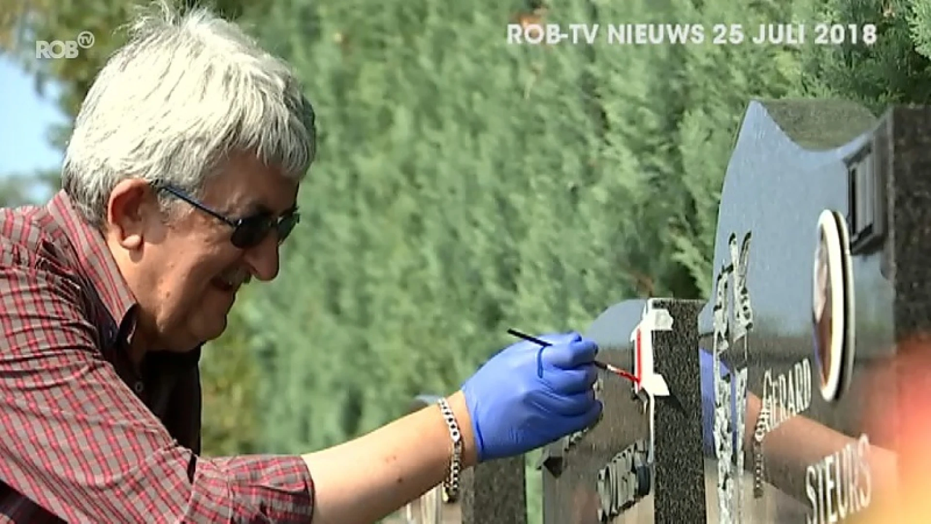 TERUGBLIK 2018: Man (66) uit Wolfsdonk verft graven als eerbetoon aan de soldaten