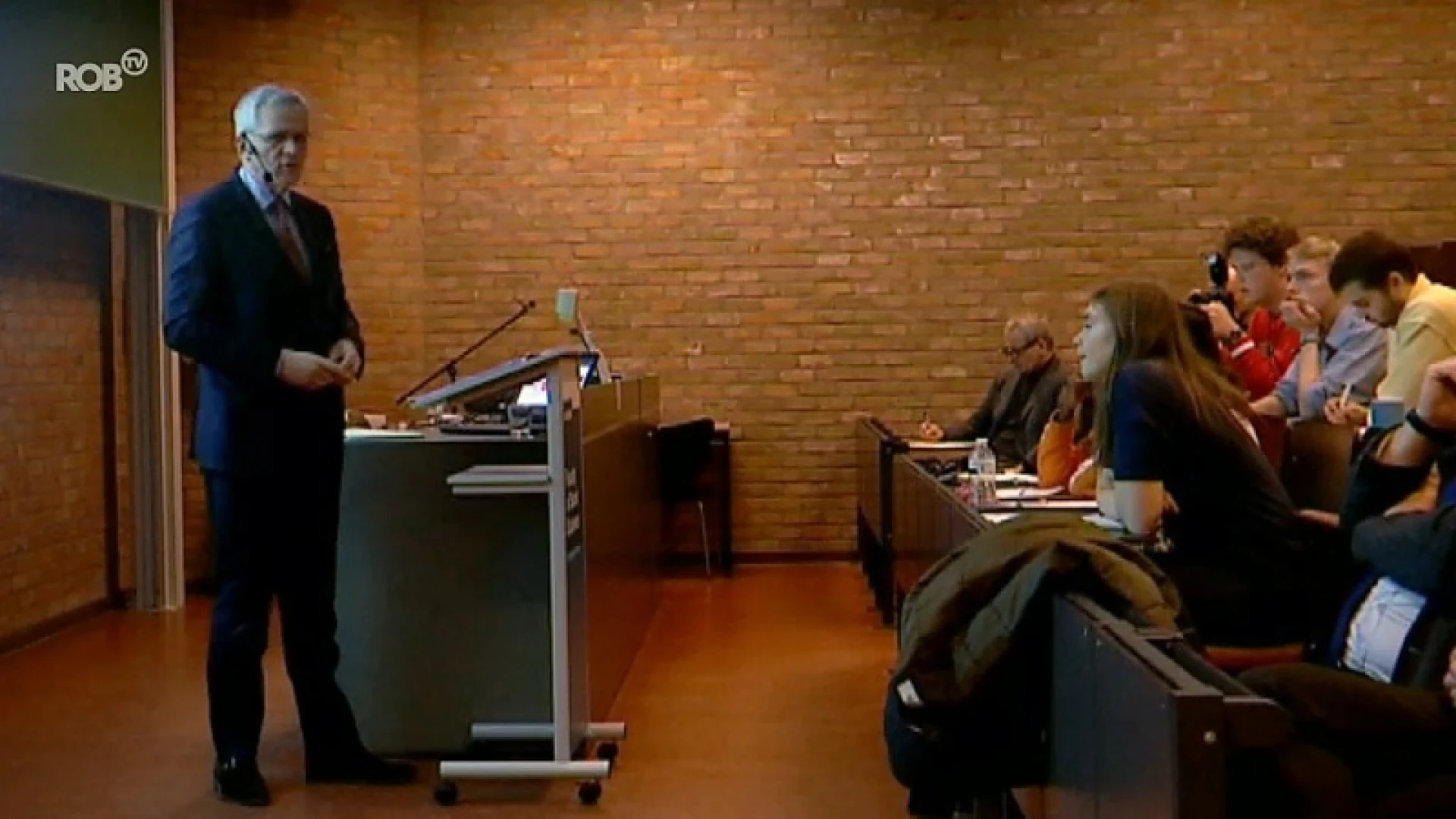 Vicepremier Kris Peeters geeft startschot van nieuw vak aan KU Leuven