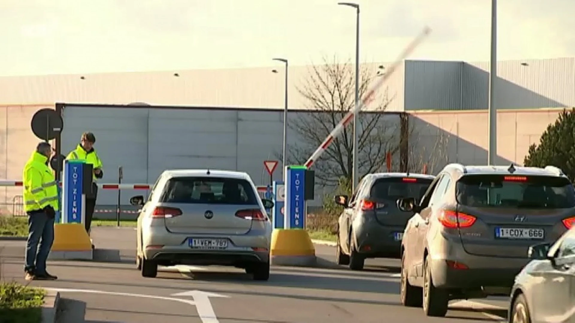Treinreizigers staan voor verrassing aan betalende NMBS-parking in Aarschot: "Ik wist niet dat het vandaag ging doorgaan"