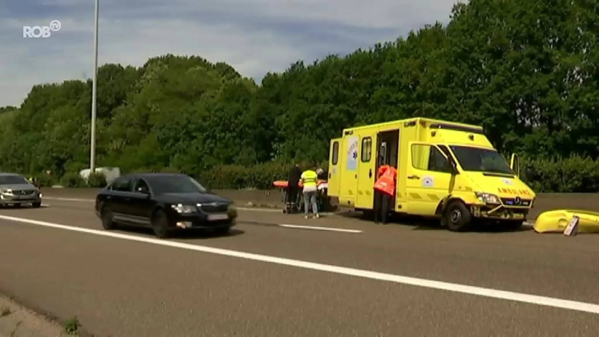 Ambulanciers zelf afgevoerd na ongeval op E314