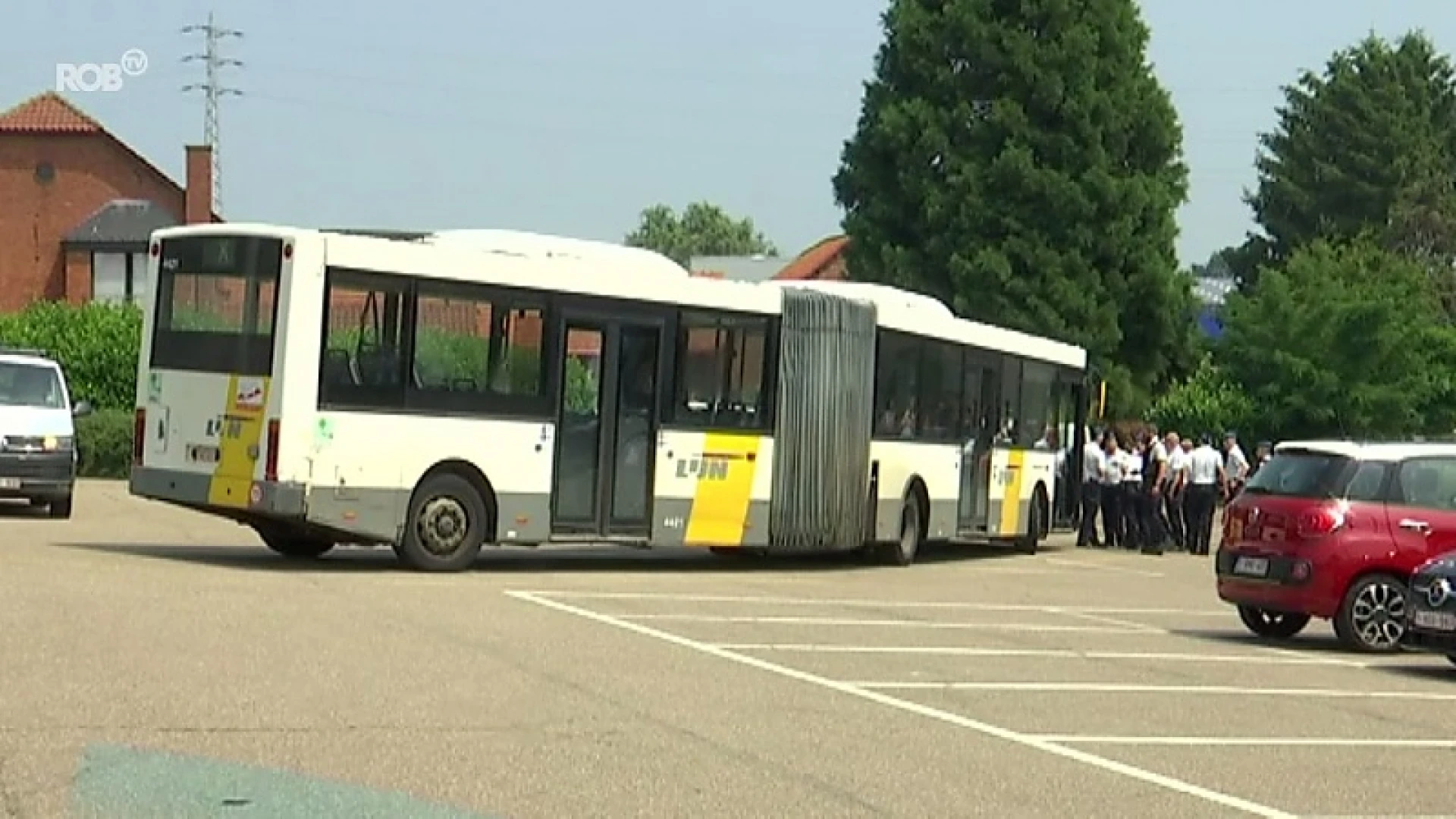 Politie Diest controleert openbaar vervoer naar Halve Maan en station