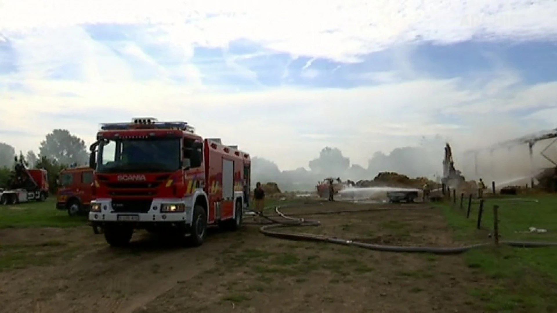 Geen asbestgevaar na brand in stal langs Ganzendries in Oplinter