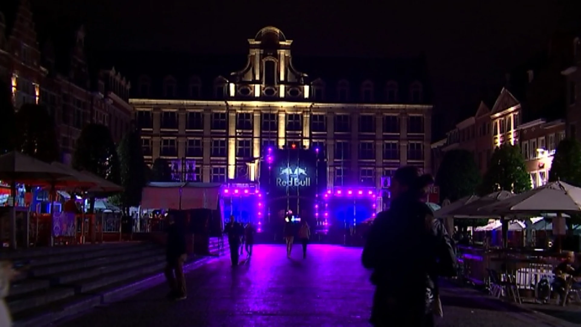 Regen of niet: De Romeo's lokken studenten massaal uit hun kot voor het studentenwelkom op de Oude Markt