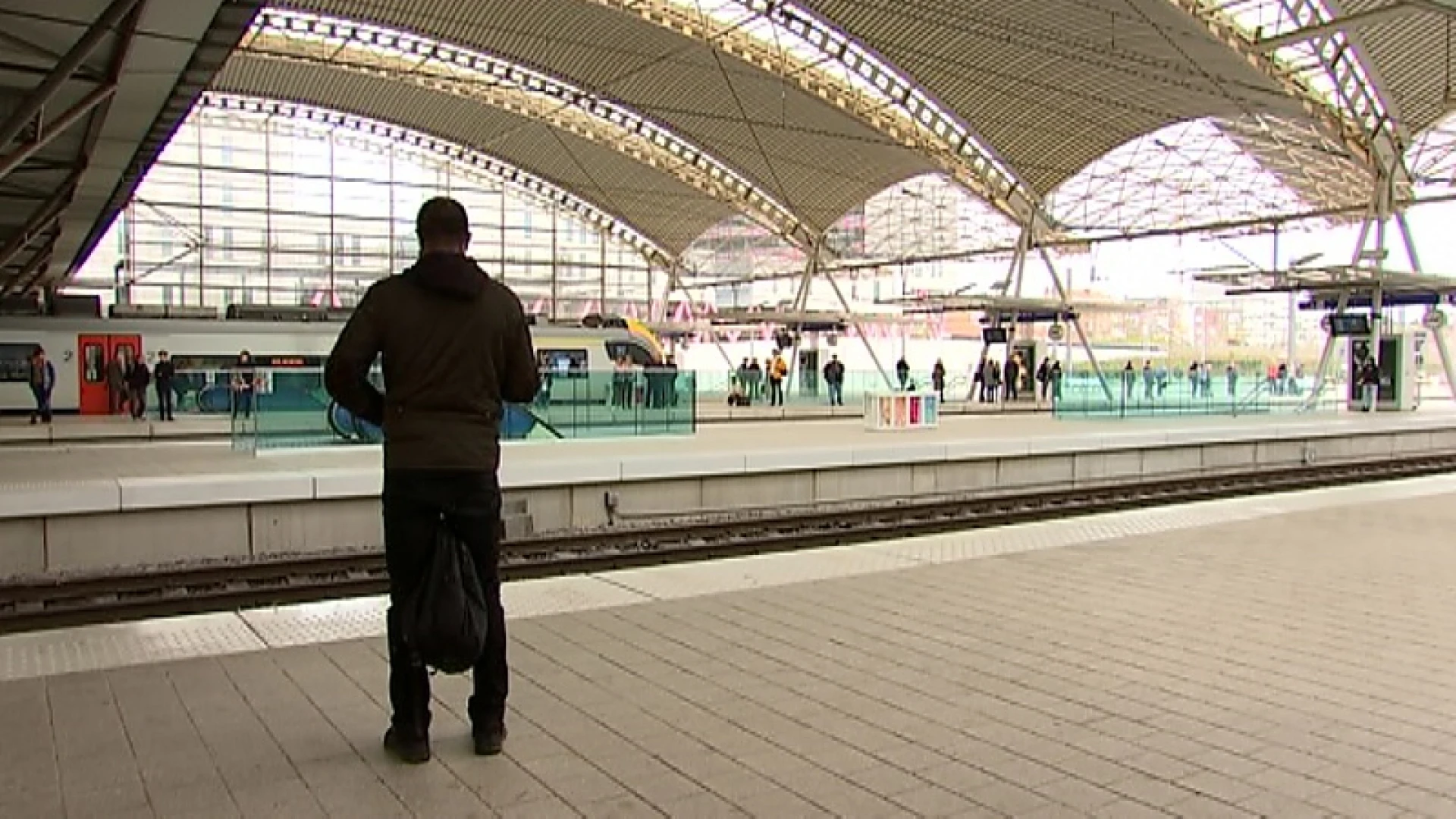 NMBS pakt zowel roltrappen, liften als dak van het station van Leuven aan