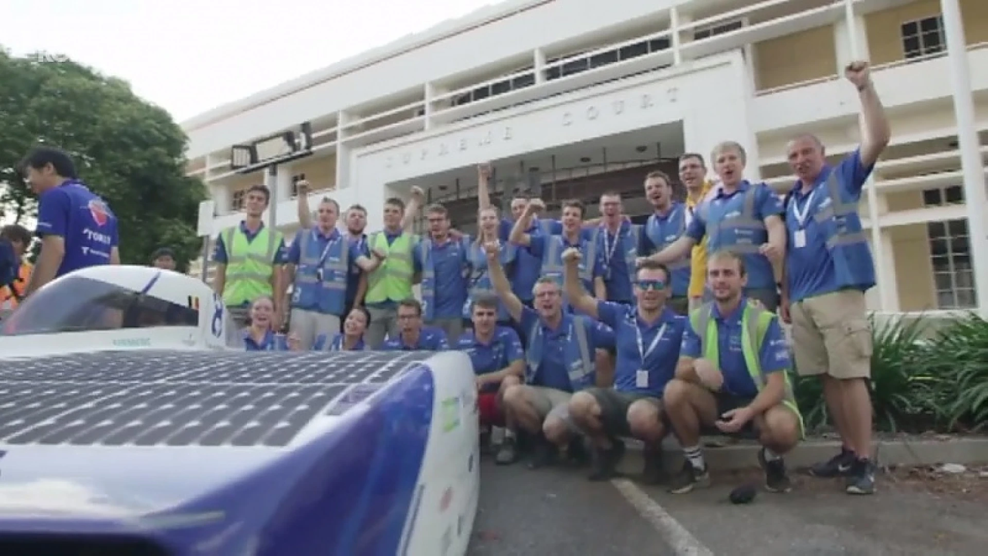Vierde plaats voor Solar Team KU Leuven na hectische eerste dag WK voor zonnewagens