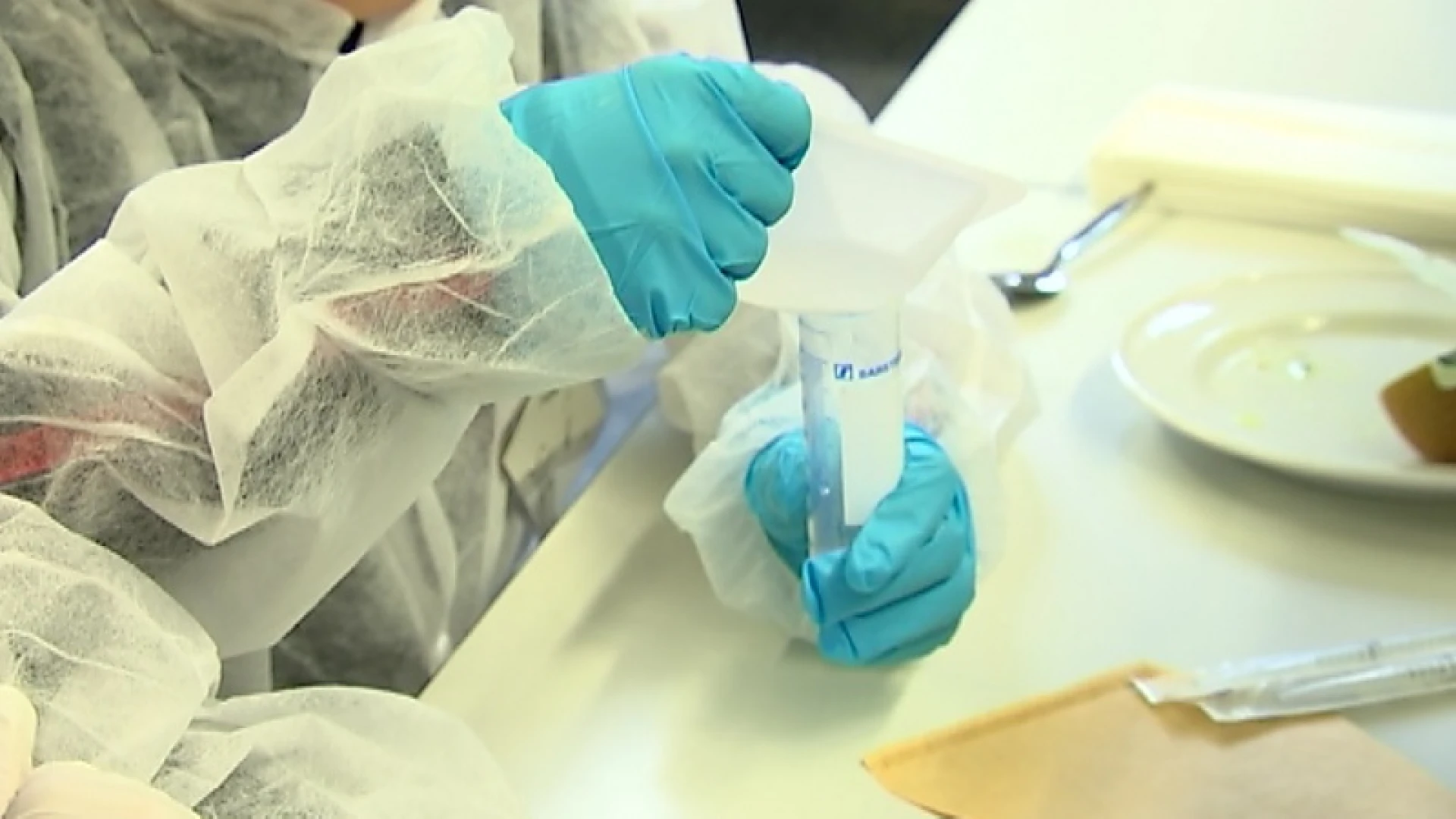 Kinderen testen het labo voor de Biotechdag deze zondag