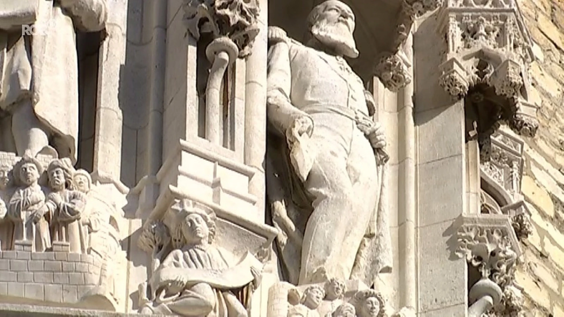 Vlaamse Volksbeweging wil beeld van Leopold II weg uit nis van stadhuis Leuven