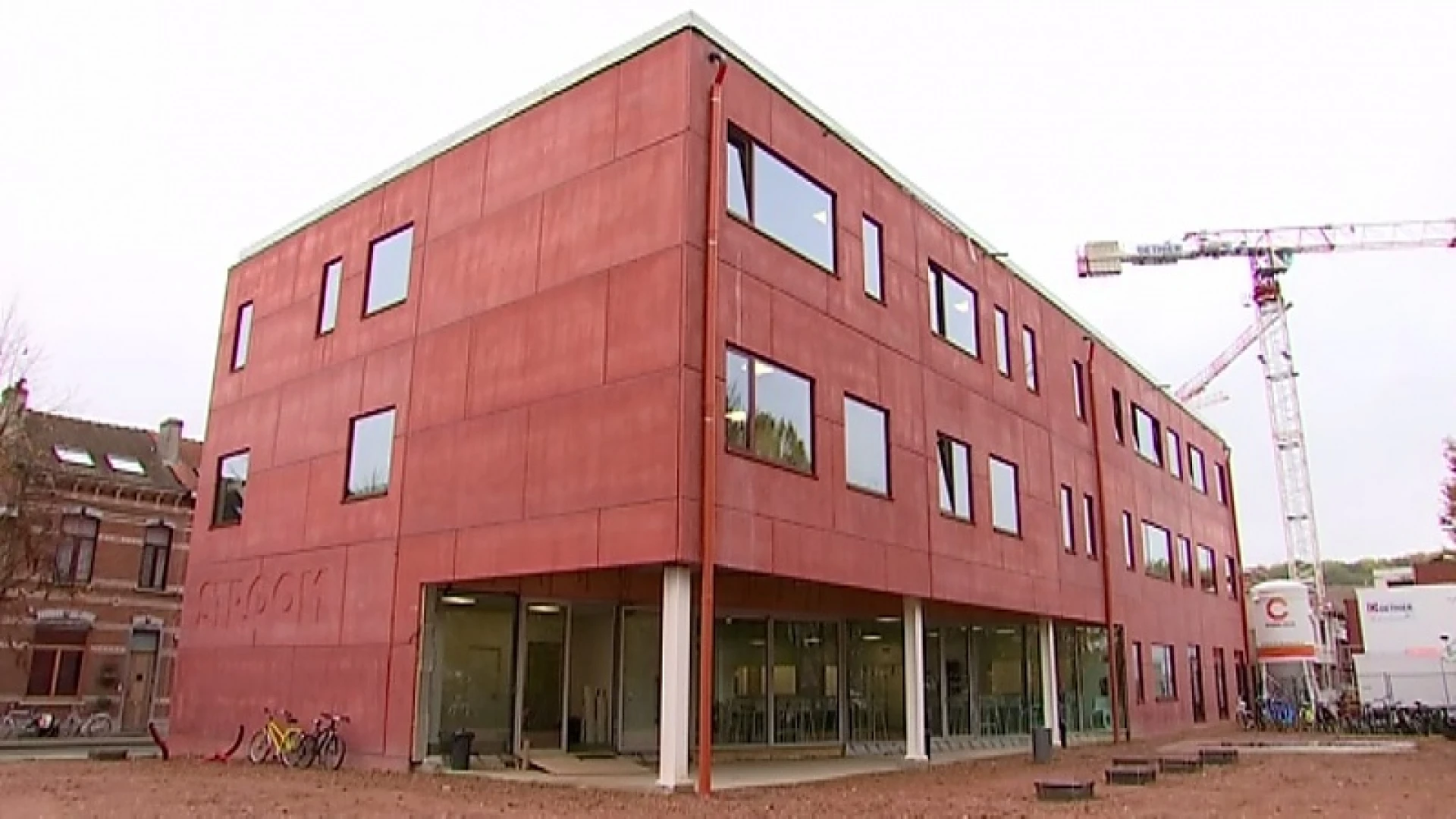Leerlingen van school Stroom in Leuven eindelijk verhuisd naar nieuwe gebouwen