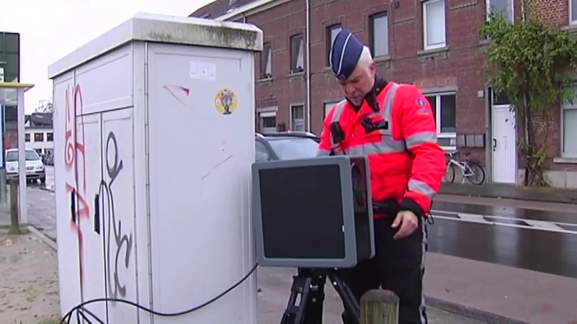 Politie Leuven wil met nieuwe hypermobiele flitscamera hardrijders in zone 30 aanpakken