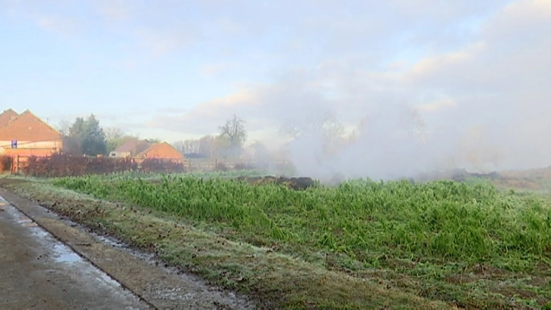 Asbest vrijgekomen bij zware brand in hooistal in Oorbeek bij Tienen