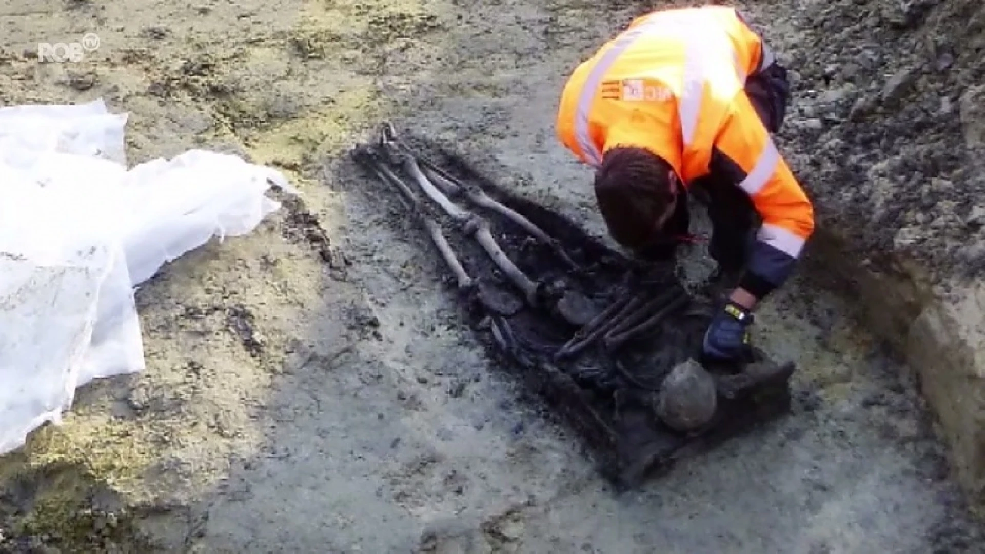 Twee skeletten gevonden bij opgravingen onder Sint-Jacobsplein in Leuven