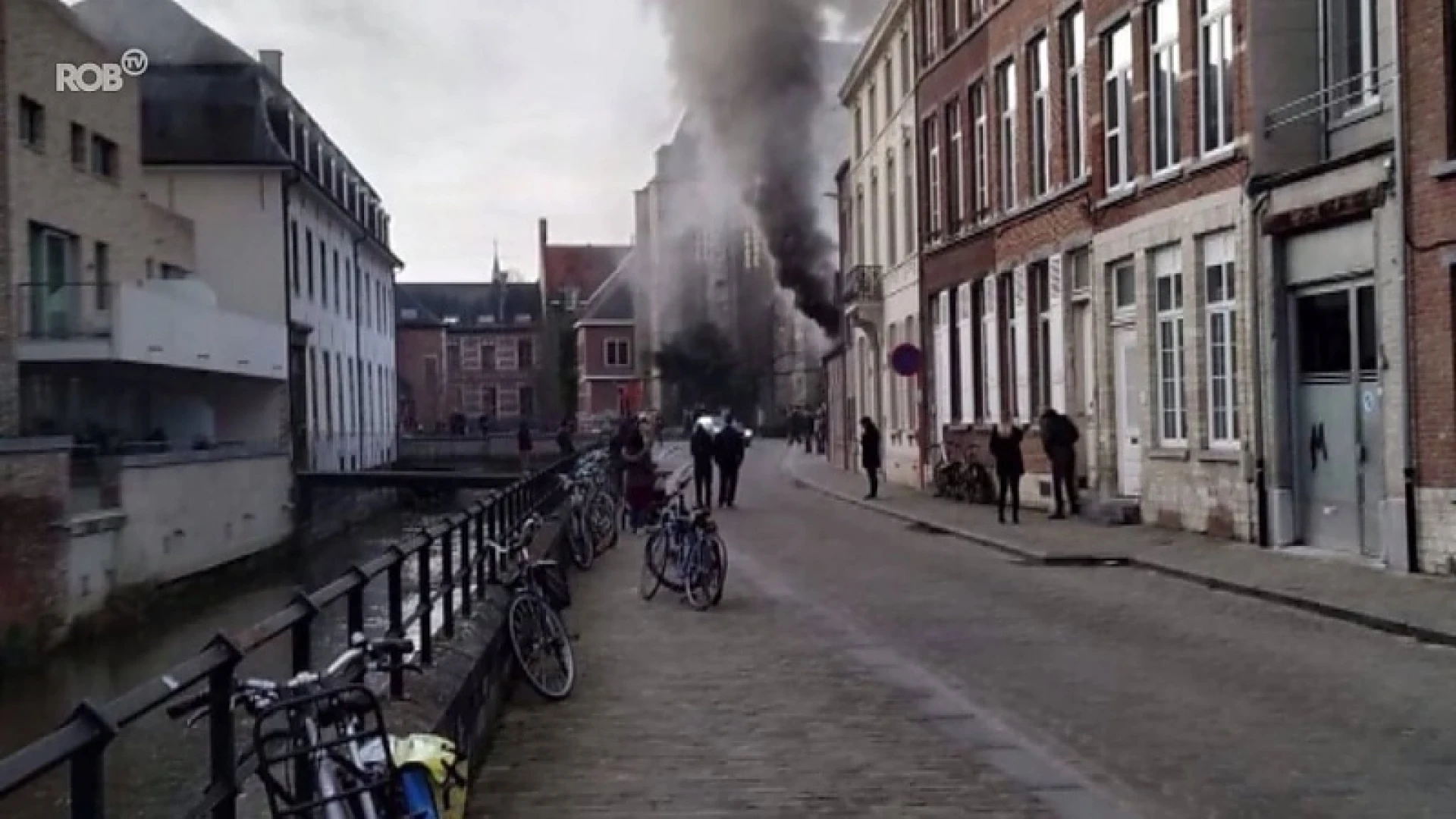 Bovenverdieping huis in Leuven vernield na brand door haardroger