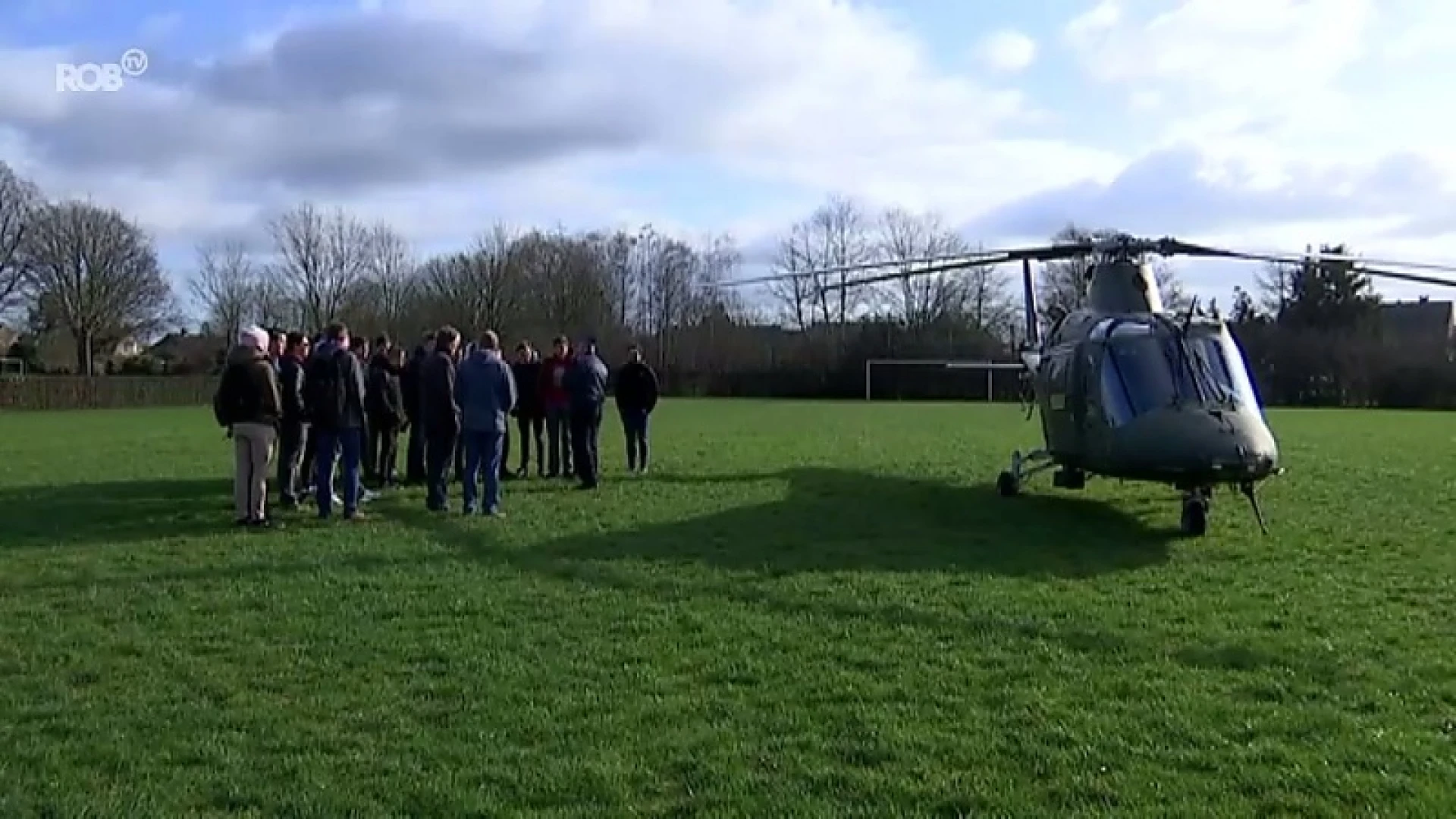 Legerhelikopter landt op voetbalveld van Don Bosco Haacht