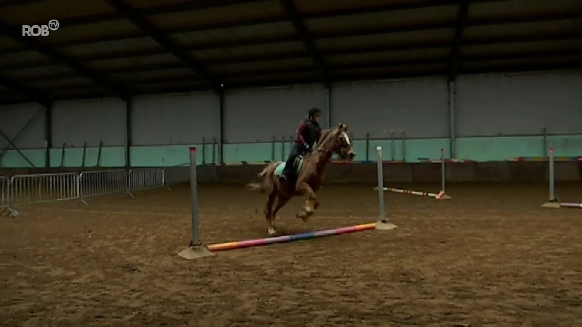 Manege Waterhof langs de Gellenberg in Lubbeek staat te koop