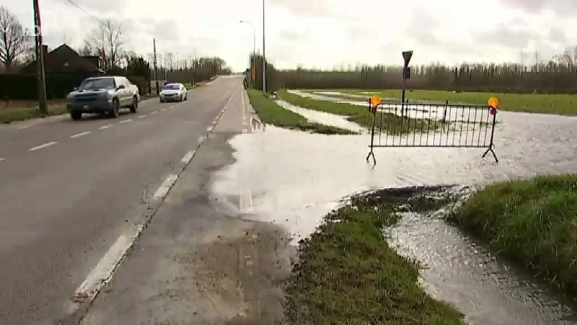 Steenweg op Holsbeek weer open, waterpeil nog altijd alarmerend hoog