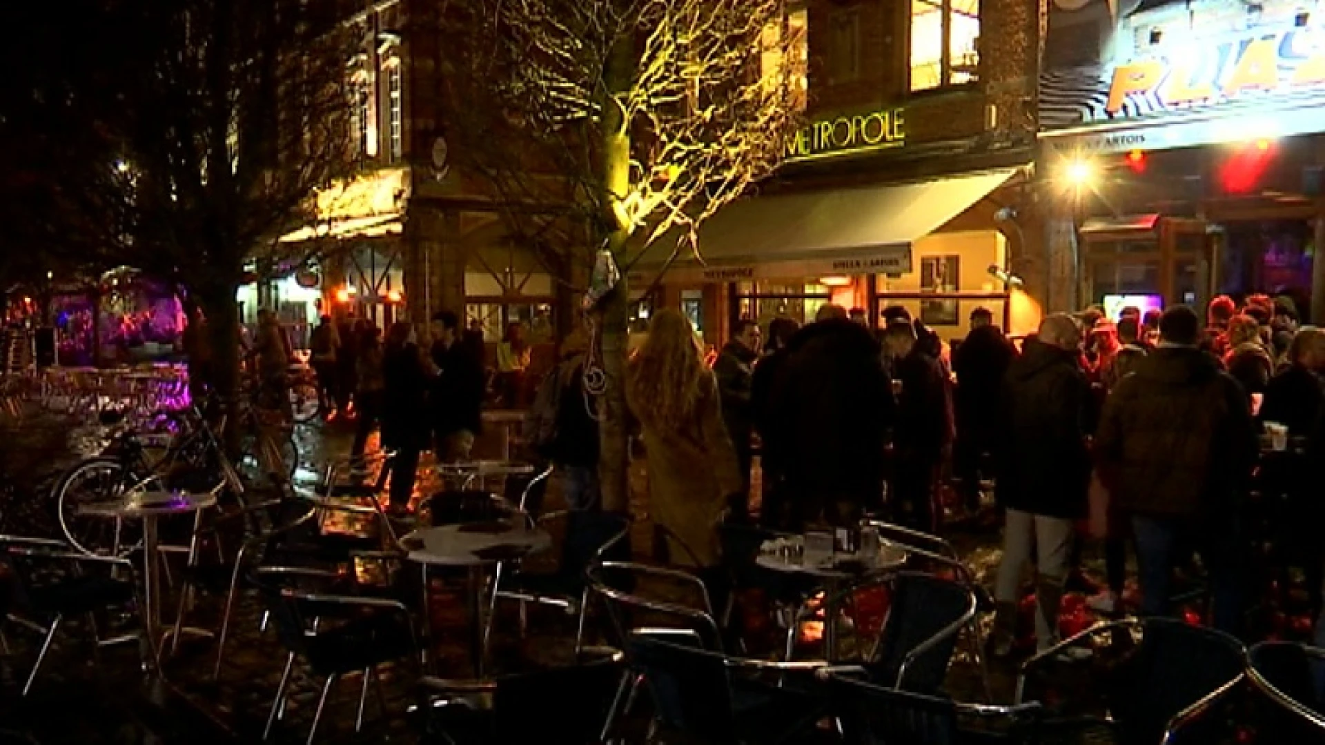 Laatste pintje op de Oude Markt wordt uitbundig gevierd, maar is dat verantwoord?