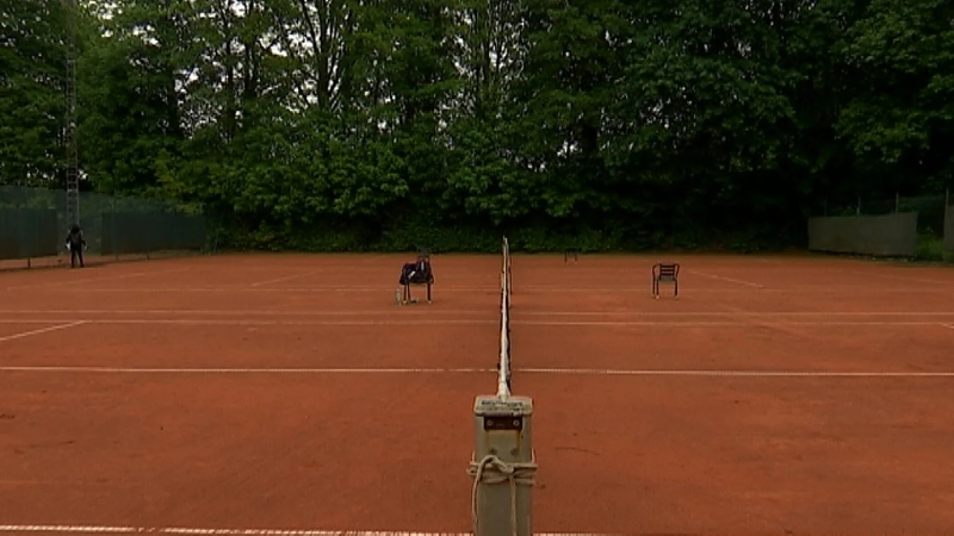 Vanaf vandaag weerklinkt opnieuw het geluid van tennisballen in Bierbeek