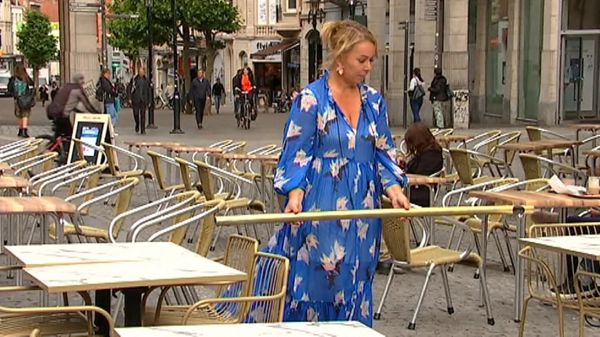 Bij Bar Louis in Leuven is het personeel vanmorgen al vroeg in de weer