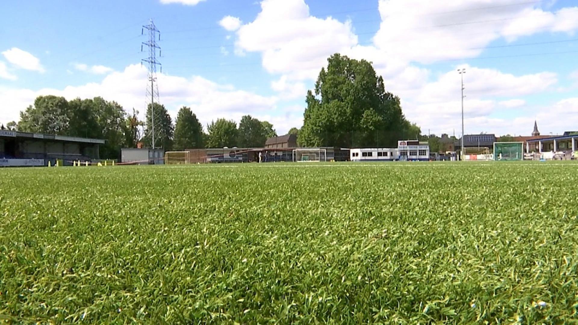 Geen wedstrijden voor amateurclubs tot en met 25 augustus: "Stel ook competitie uit"