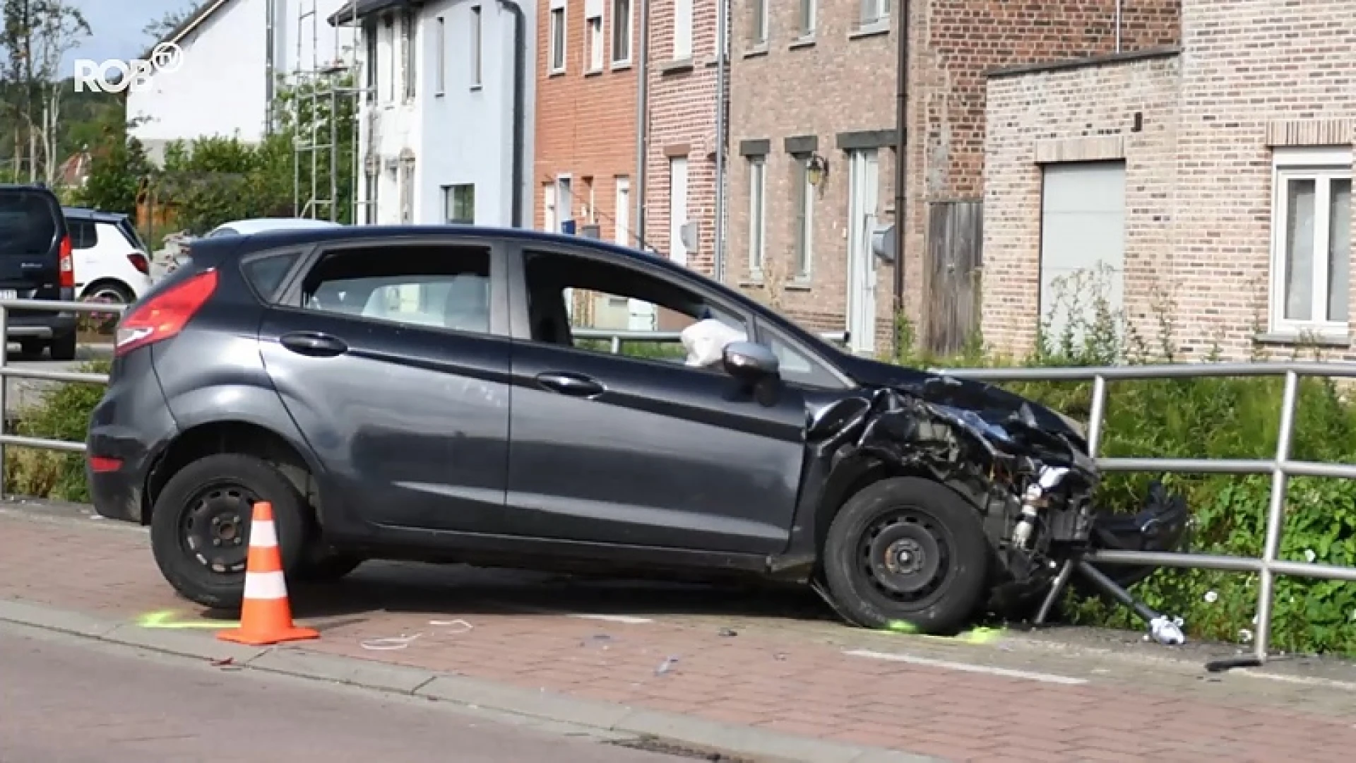Auto belandt in de gracht na politieachtervolging in Bertem