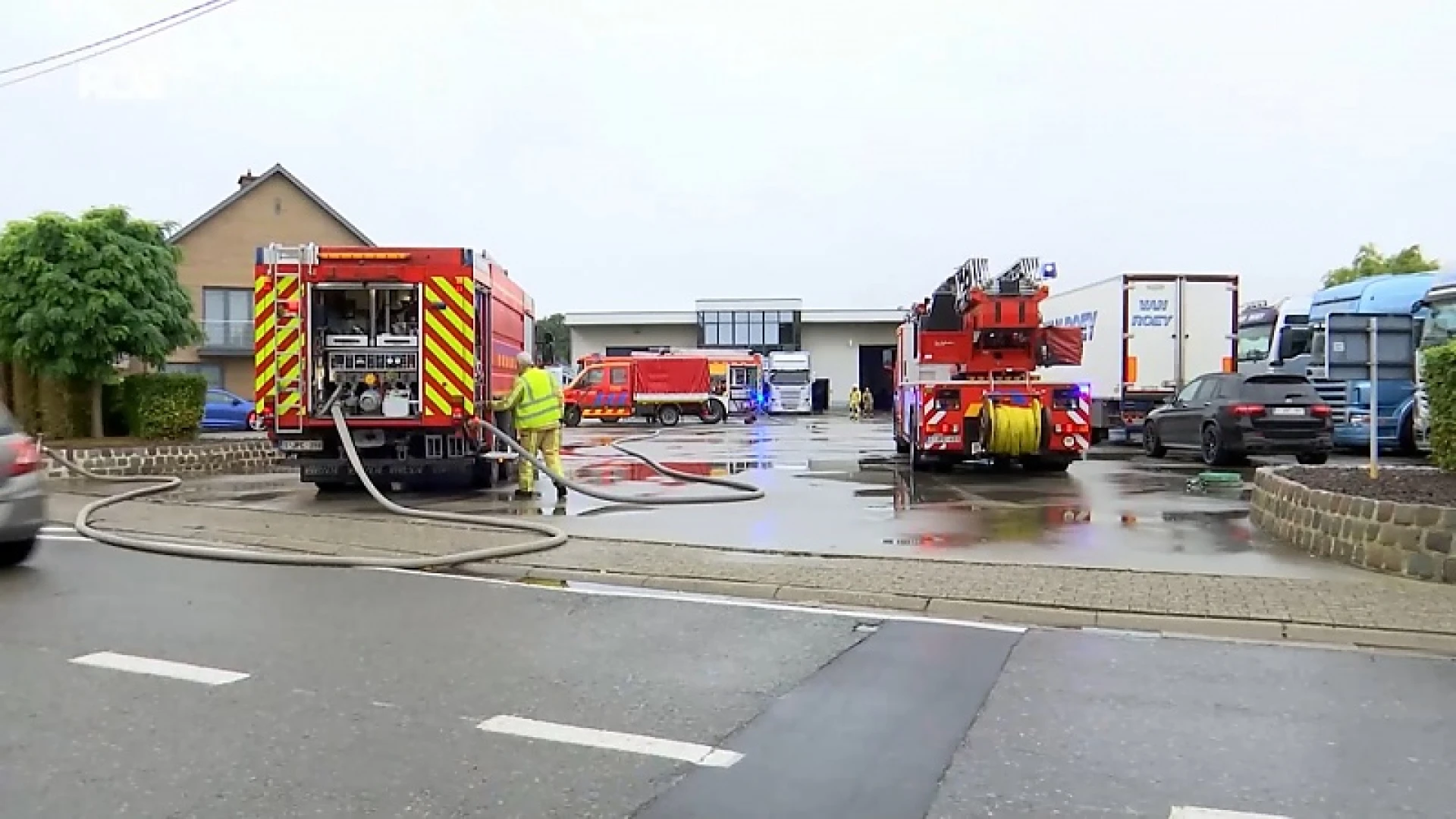Uitslaande brand bij transportbedrijf in Ballingstraat Everberg