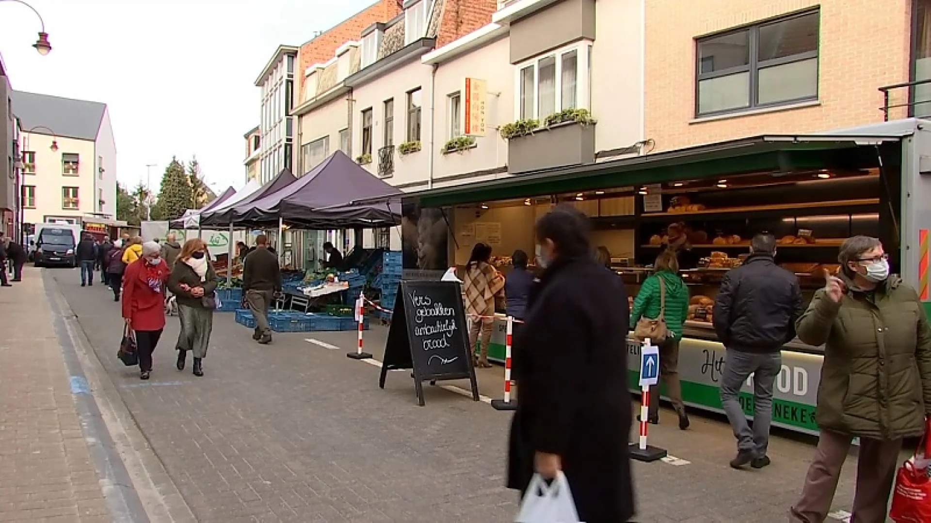 Marktkramers Sint-Niklaasberg voor goed verhuisd naar de Leuvensestraat in Aarschot
