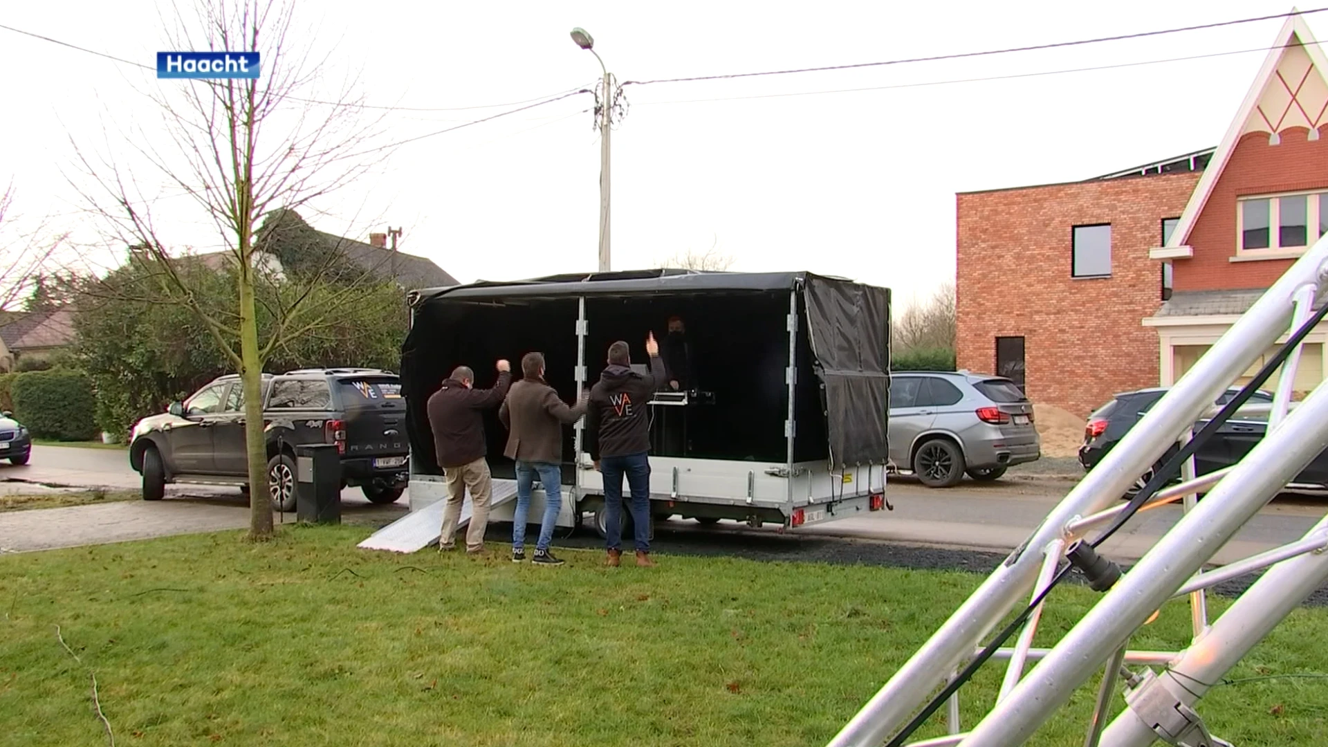 Rijdende discobar trekt op 1 januari door de straten van Haacht