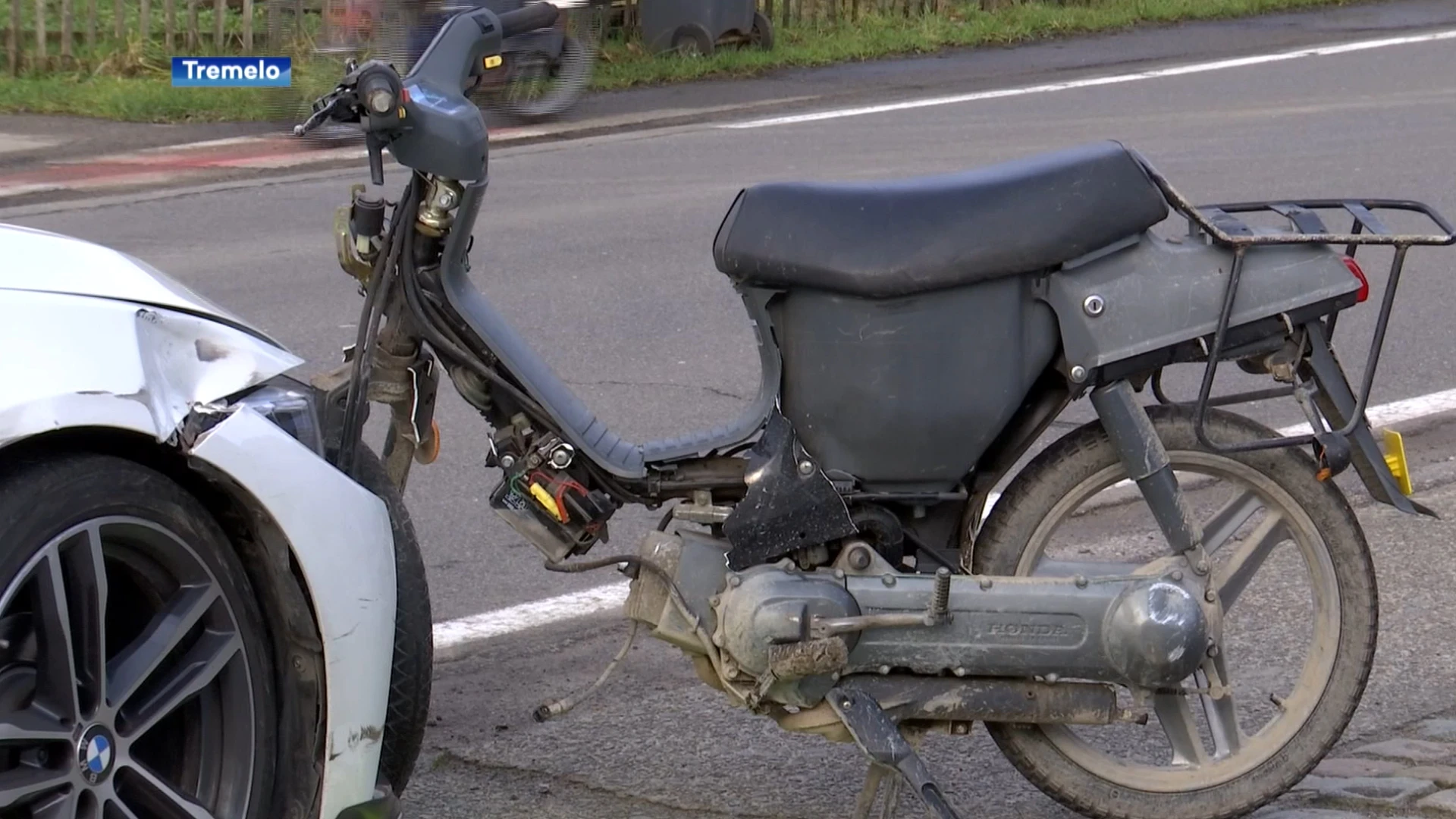 Bromfietser (18) in levensgevaar na aanrijding op Schrieksebaan in Tremelo