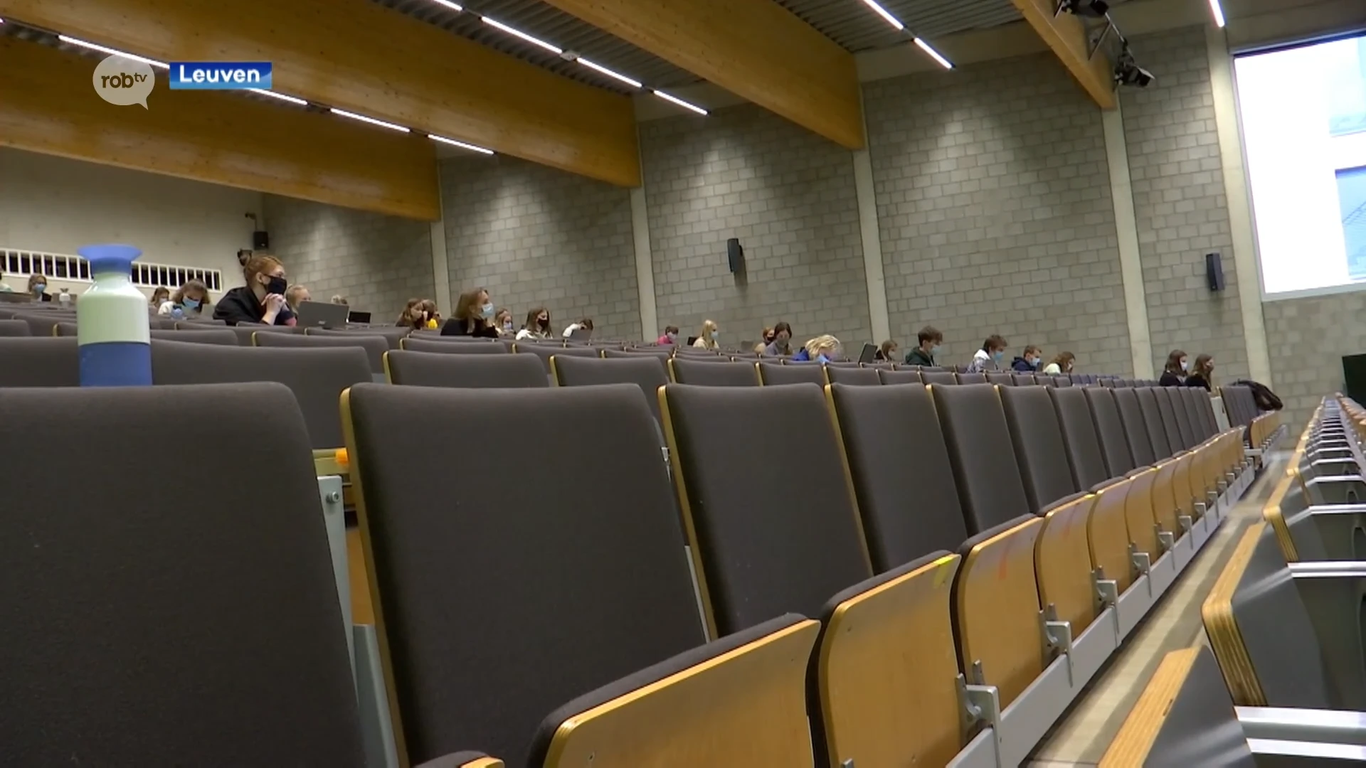 Sels: "Studenten minstens twee halve dagen op de campus les"