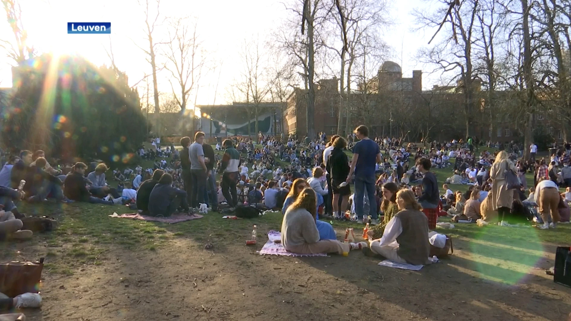 Stad Leuven gaat parken en pleinen net meer promoten bij studenten, in de hoop dat ze zich meer verspreiden