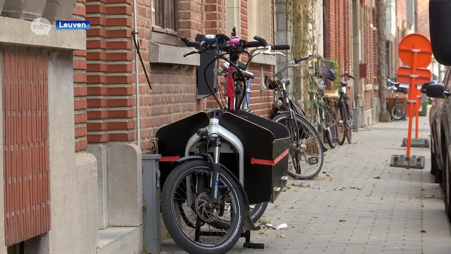 N-VA Leuven wil fietsendieven aanpakken met fietsringen, stad vreest voor te smalle voetpaden