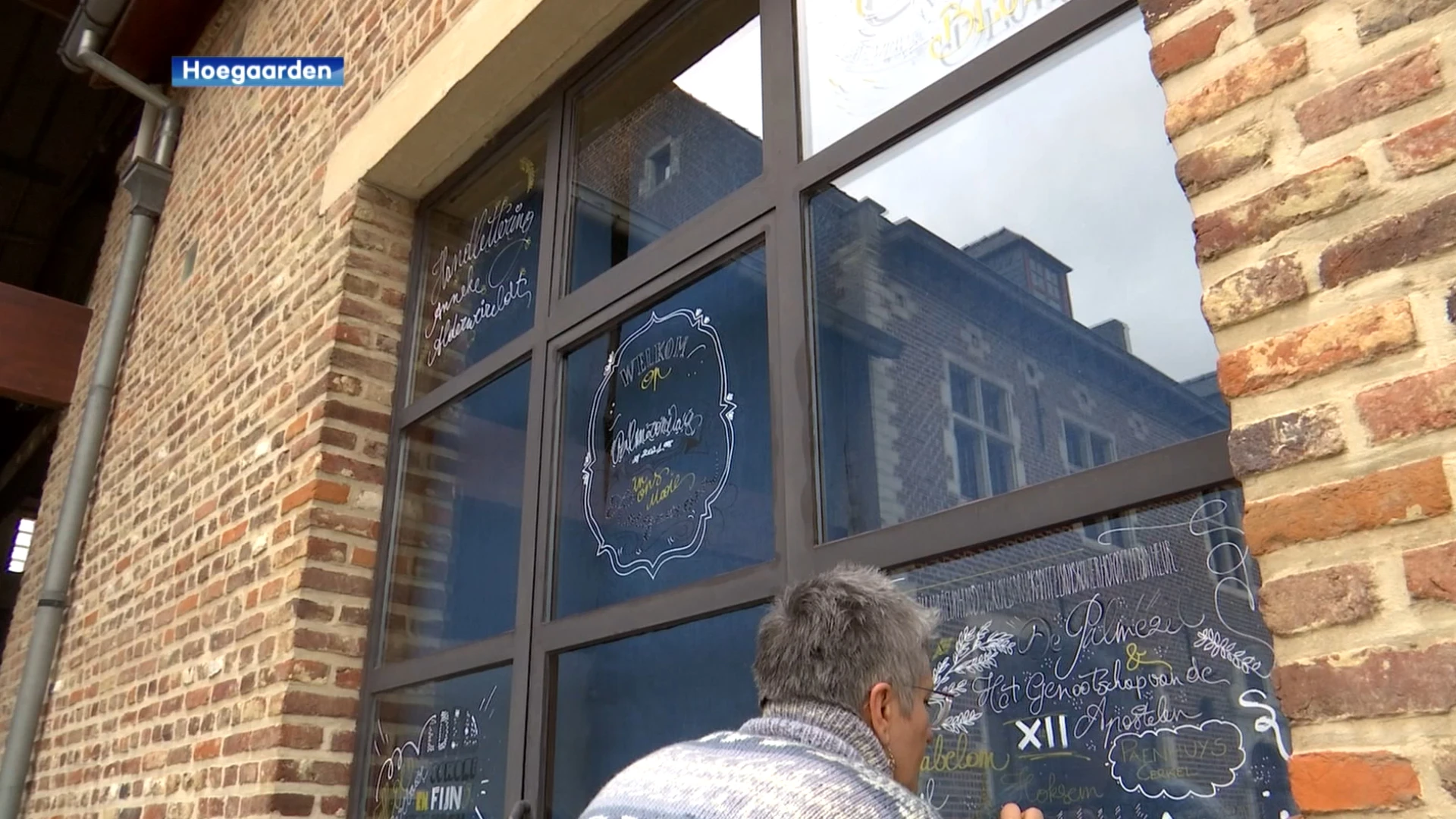 'Kunst aan het raam' is dit jaar het alternatief voor Palmzondag in Hoegaarden: "Het is een succes"