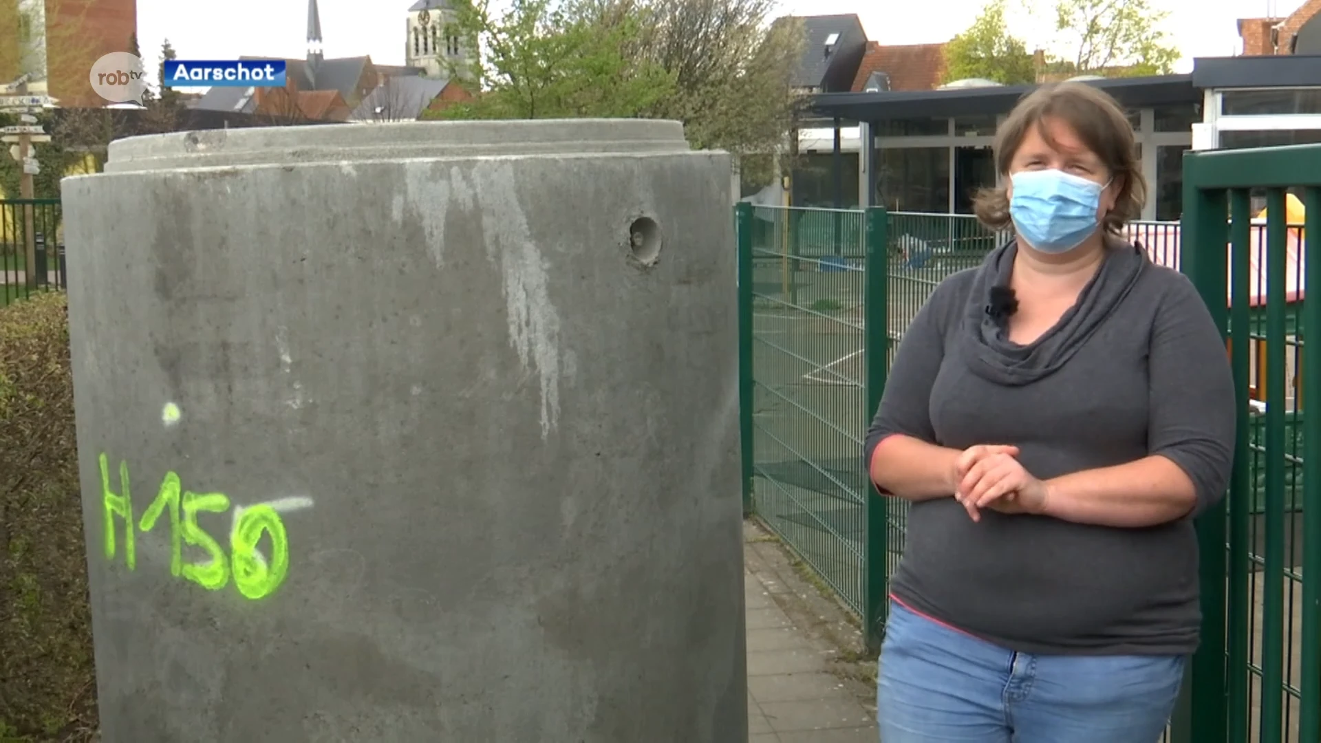 Wie verplaatst de betonnen buis aan basisschool Zonnedorp: "Twee ton, dat is een pakje"