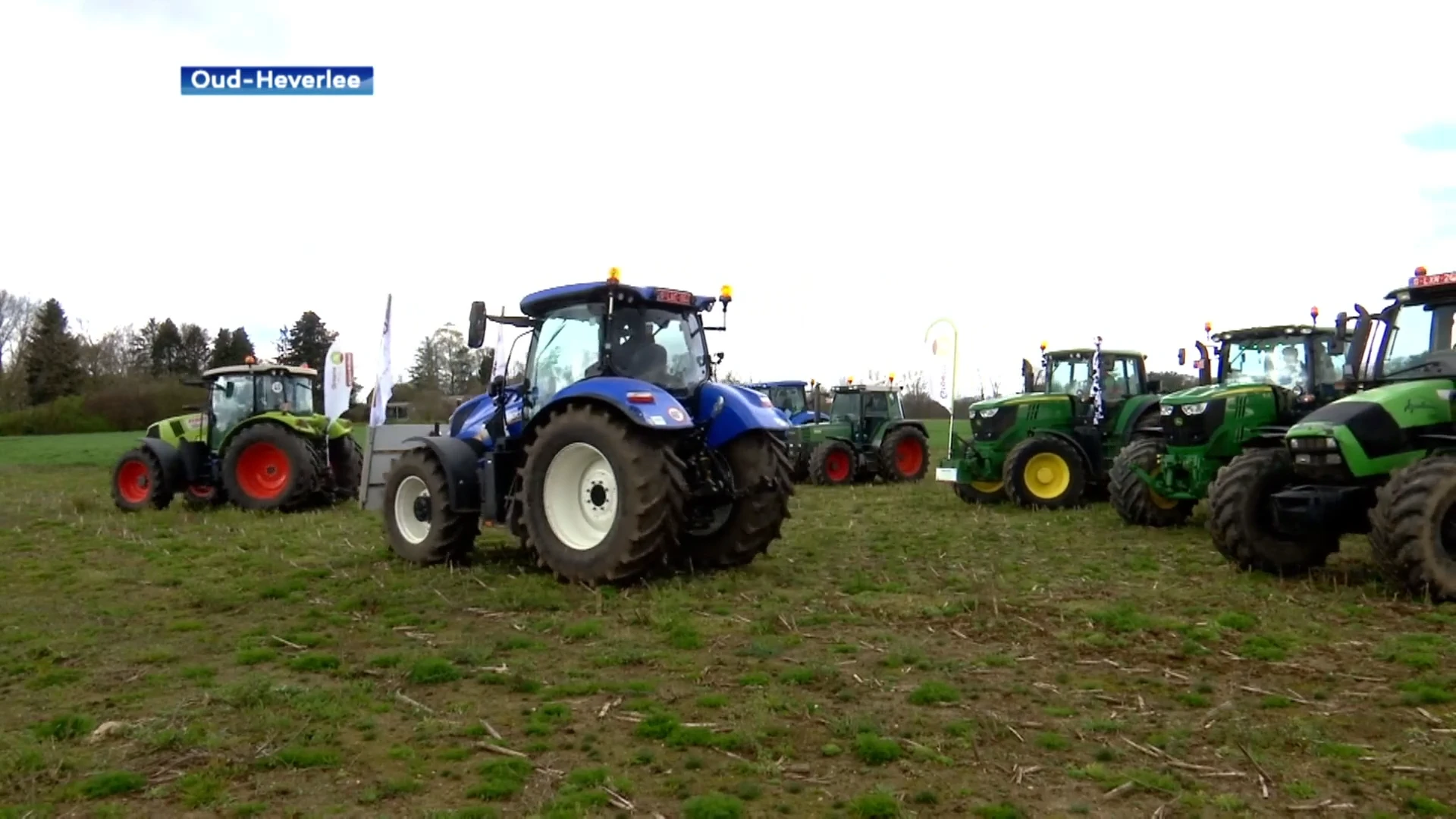 Landbouwers rijden uit protest met tractorcolonne door onze regio