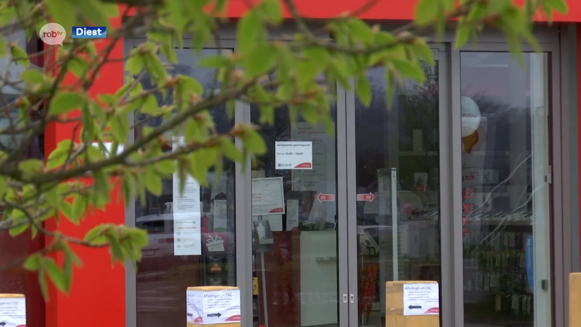 Dieven dringen voor tweede keer in anderhalf jaar tijd via dak binnen bij elektrozaak Vanden Borre in Diest