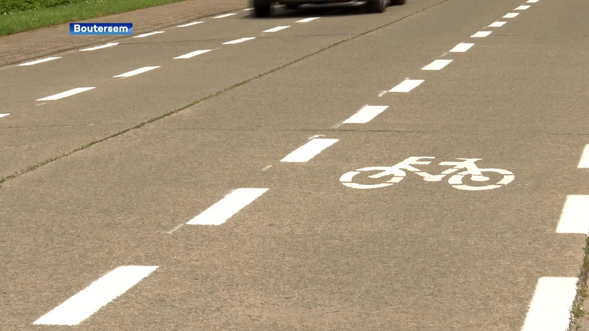 Oeps: fietspaden in plaats van suggestiestroken in Boutersem en Hoegaarden, auto's kunnen elkaar plots niet meer kruisen