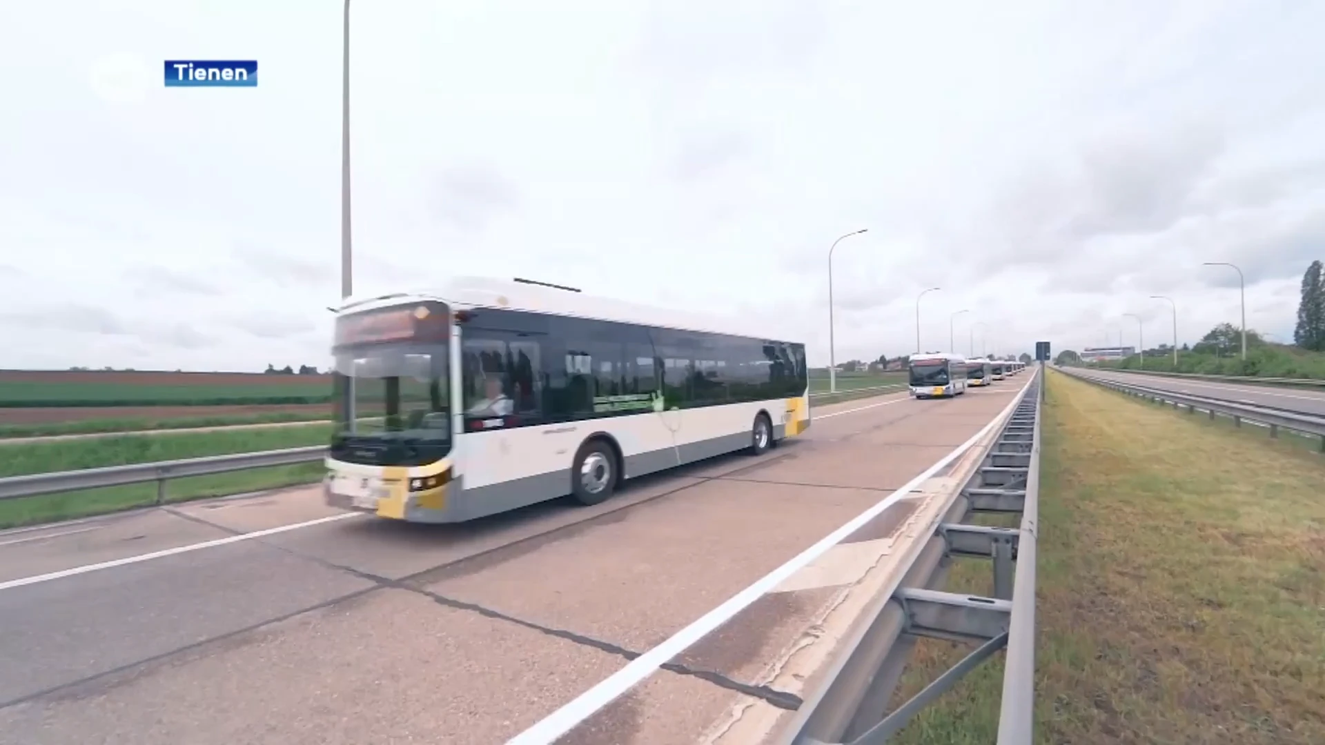 Primeur in België: Tiens busbedrijf zet 10 elektrische bussen in het verkeer