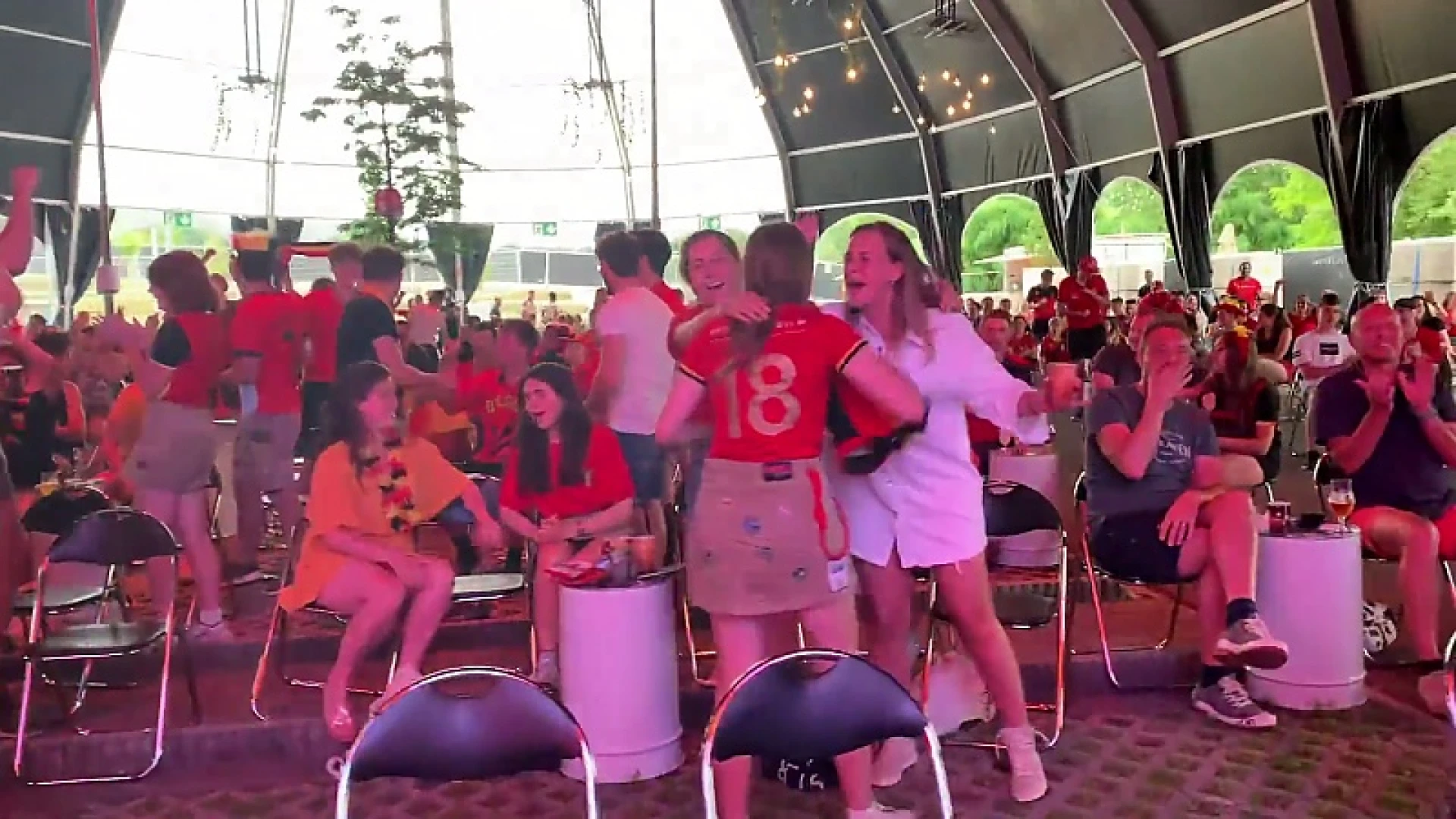 Feest in de Cristal Open Air in Aarschot: de Rode Duivels stoten door naar achtste finales na 1-2 eindstand