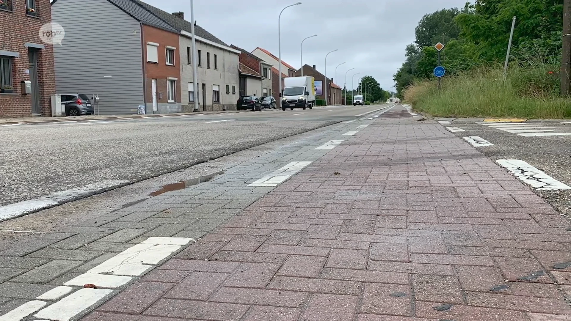 Nieuwe asfaltlaag voor fietspaden langs Grote Steenweg in Zoutleeuw