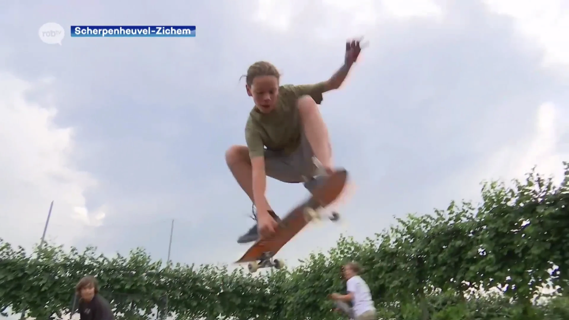 Skaters testen nieuw, mobiel skatepark uit in Scherpenheuvel-Zichem: "Makkelijk te verplaatsen naar deelgemeenten"