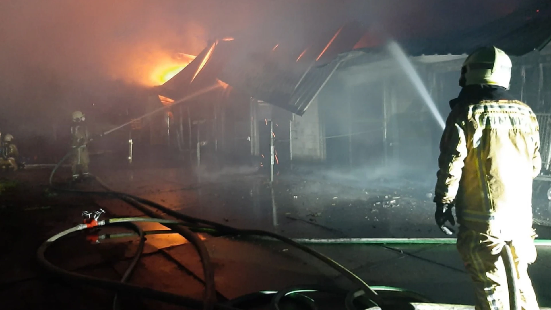 Uitslaande brand verwoest stal in Scherpenheuvel-Zichem