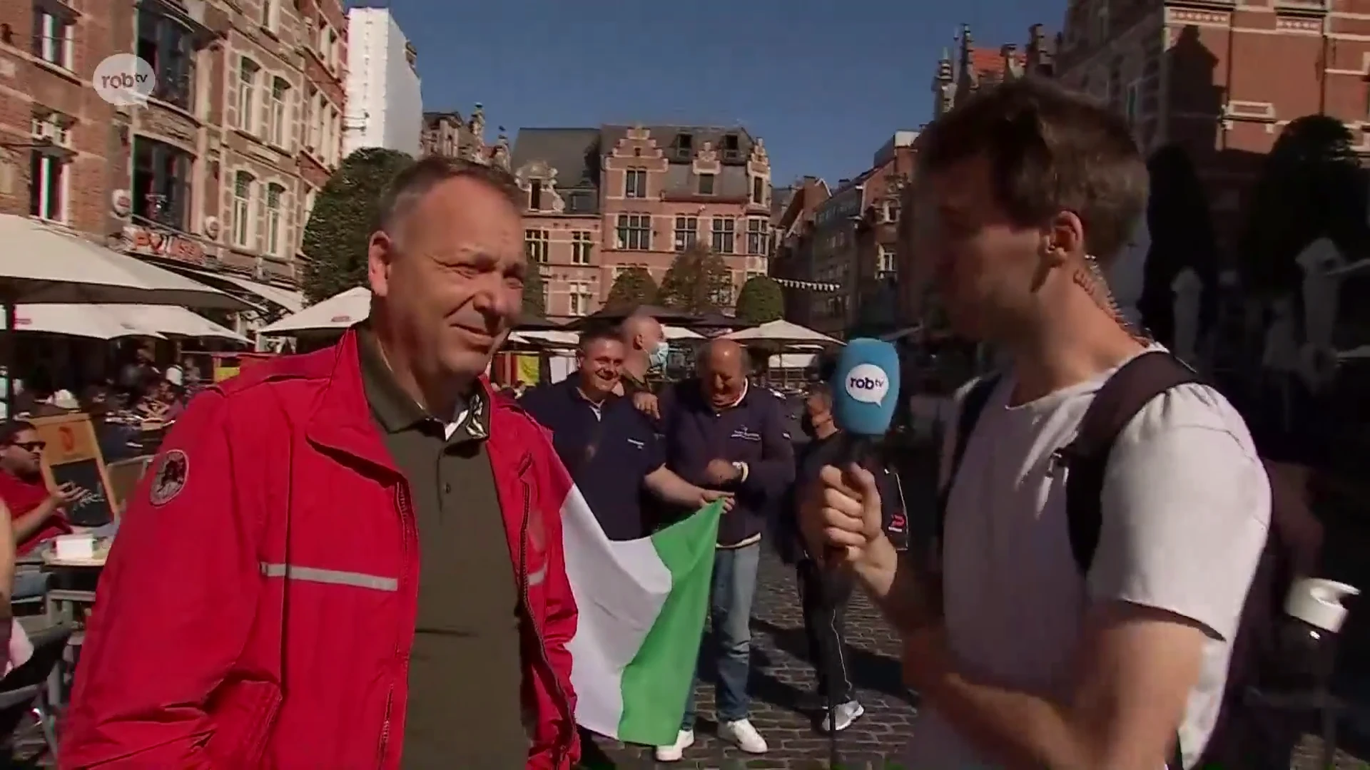 LIVE vanop de Oude Markt: ook de Italianen zijn klaar voor de overwinning van hun landgenoot