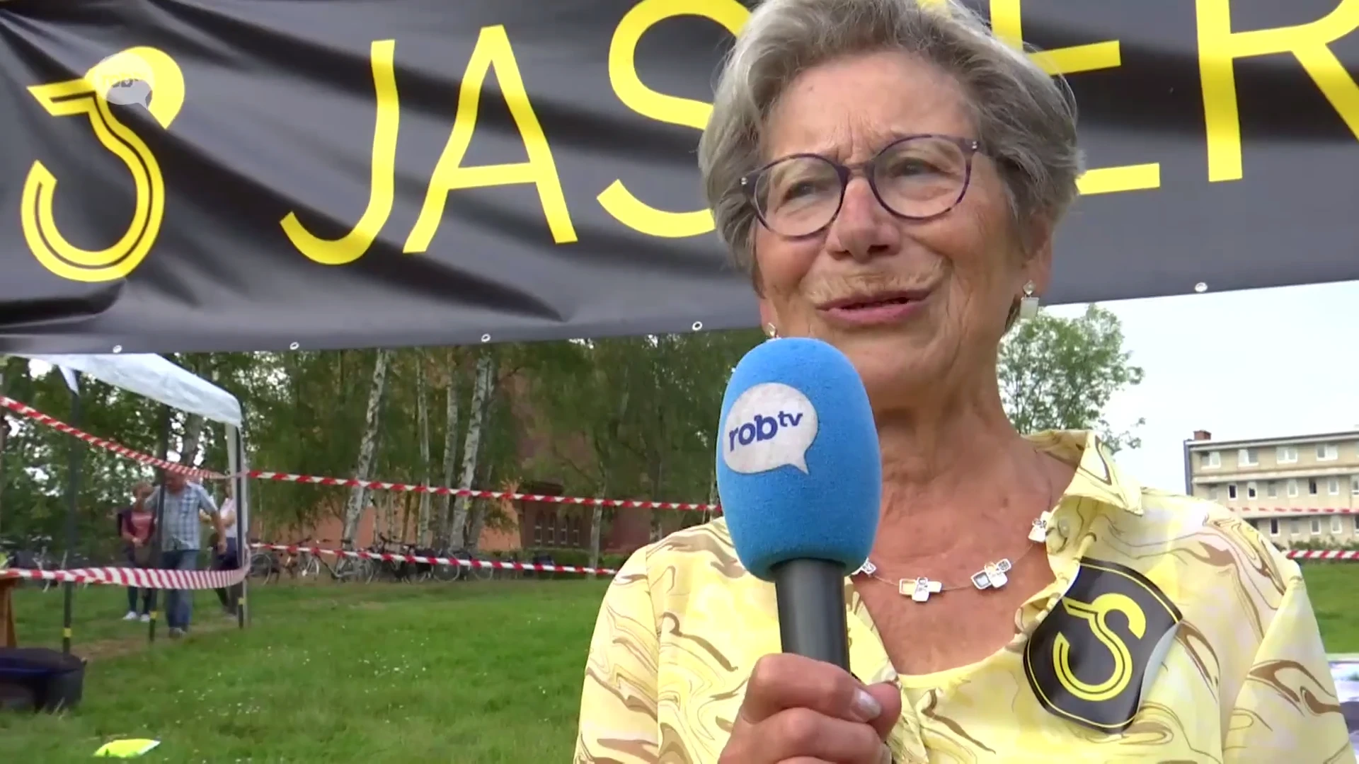 De grote dag voor de fanclub van Jasper Stuyven: tranen bij oma Stuyven