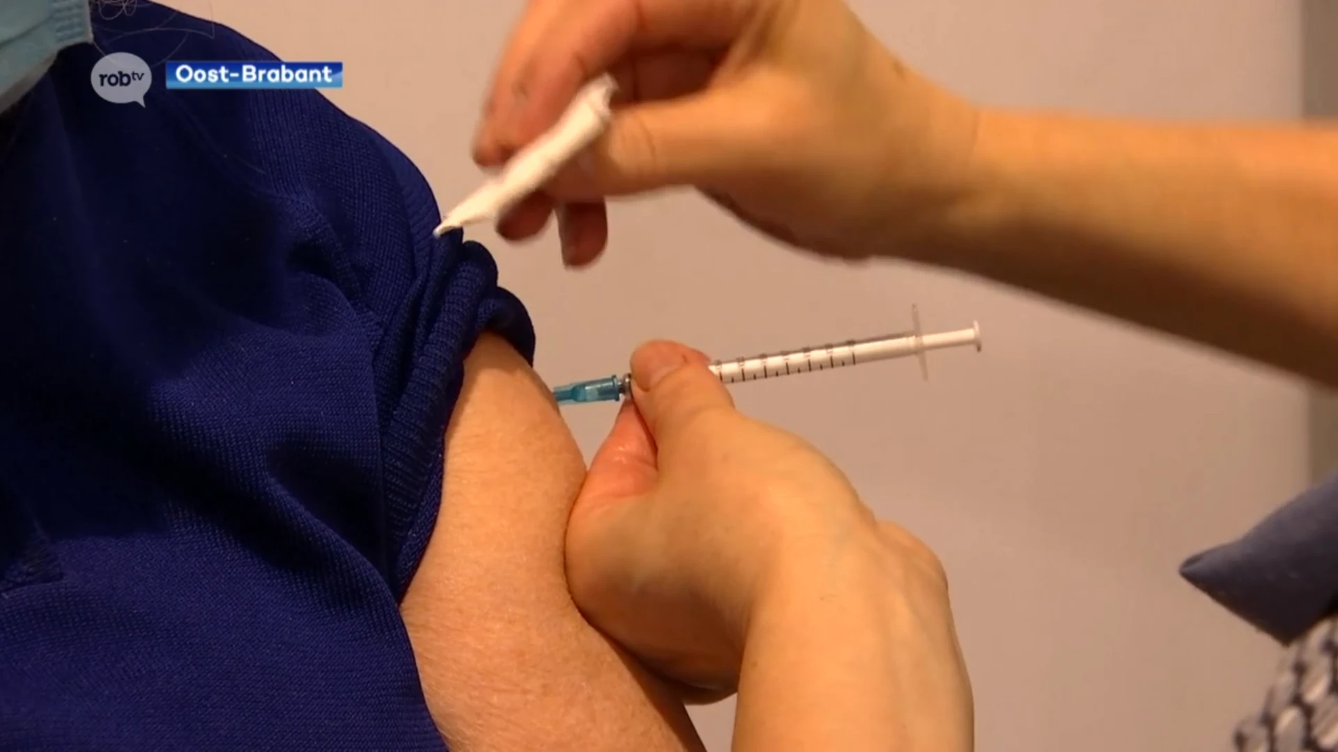 Viroloog Johan Neyts: "Wie gevaccineerd is, komt bijna niet meer op intensieve terecht"