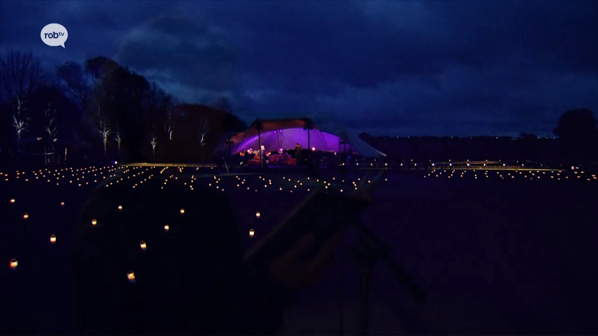 Volg vanaf 17 u. LIVE een herdenkingsmoment met optredens van Bart Peeters, Stan Van Samang en Selah Sue