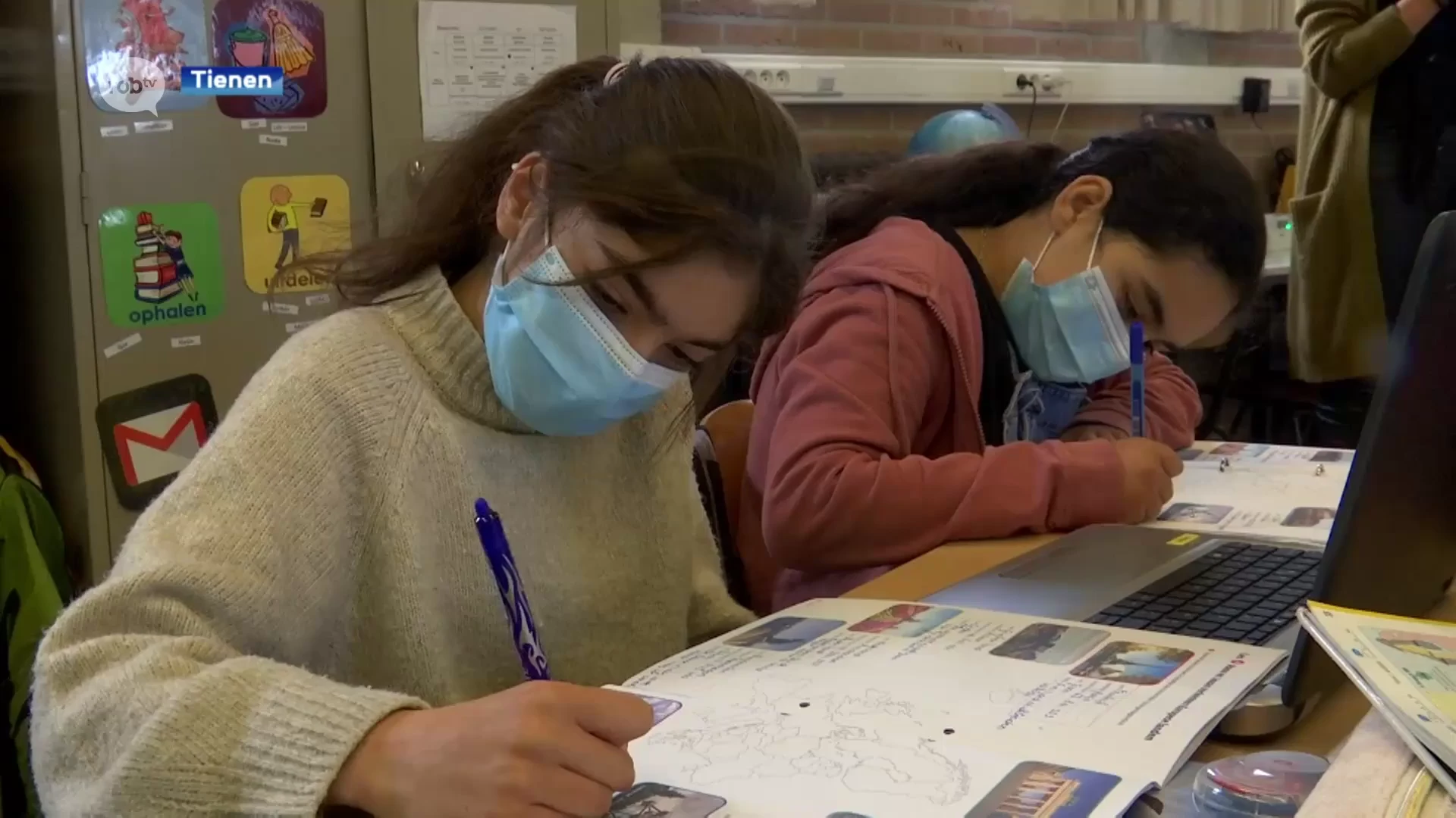 Leerlingen van het 5e en 6e leerjaar dragen vanaf vandaag weer een mondmasker in de klas