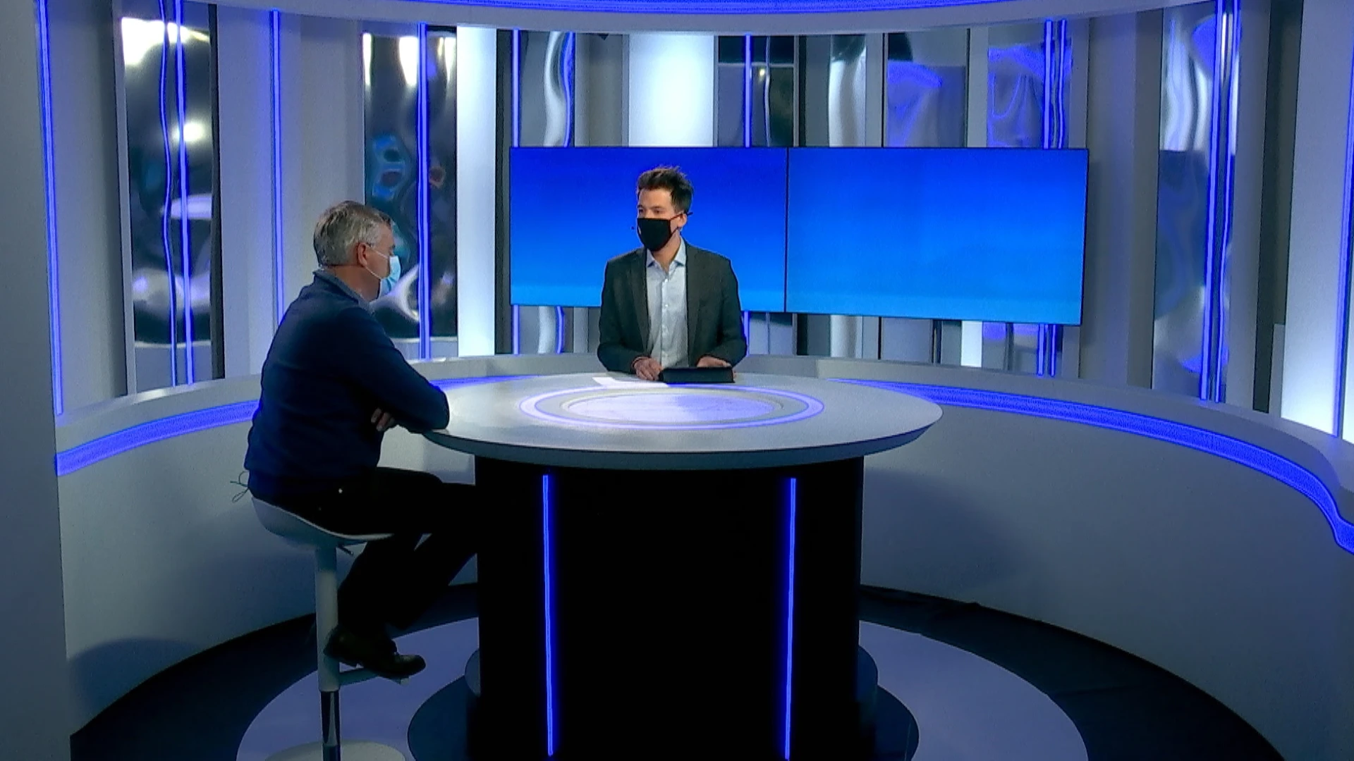 Johan Neyts: "Derde prik zorgt voor 75 procent meer bescherming tegen omikronvariant"